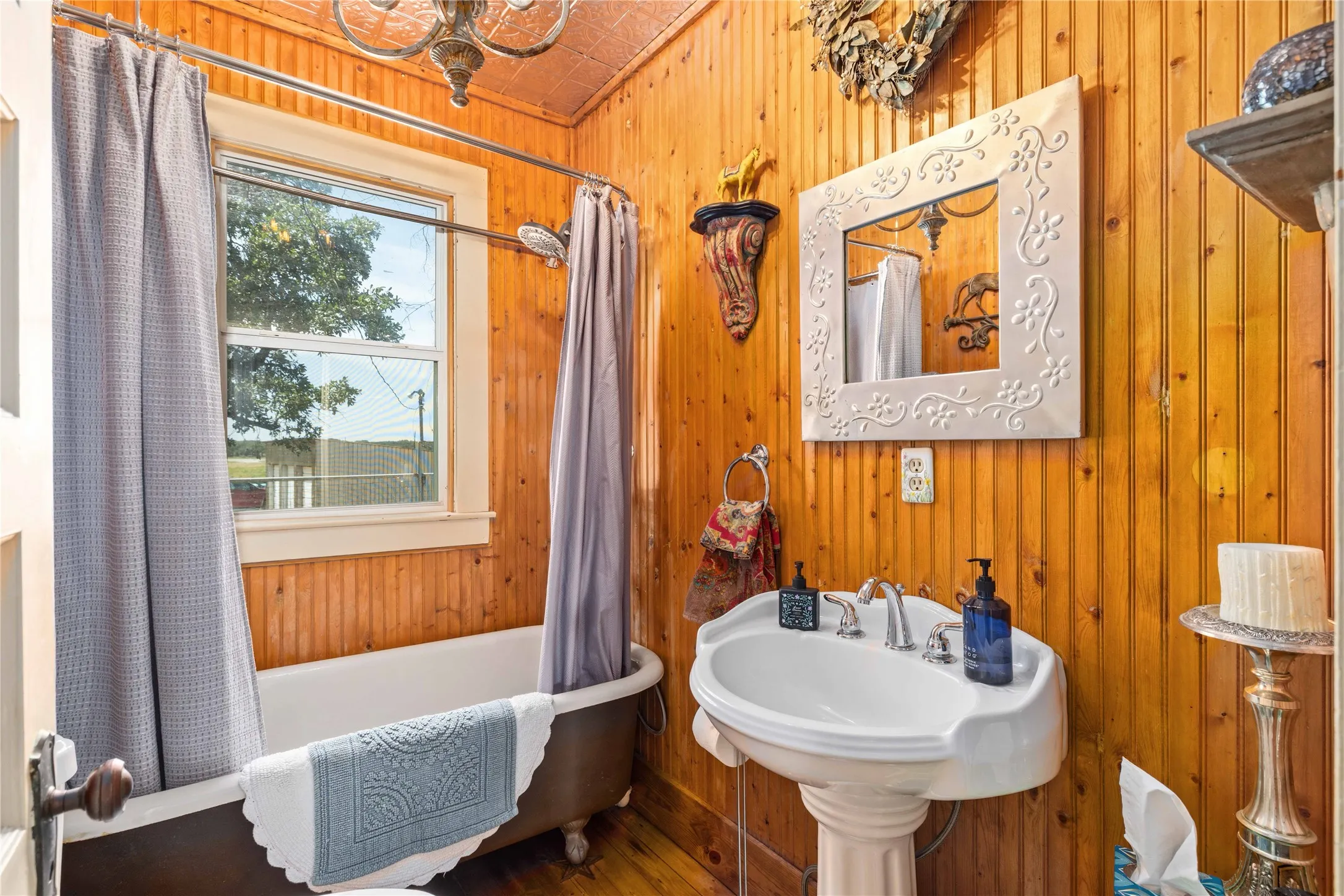 Charming claw foot tub on the 1st floor