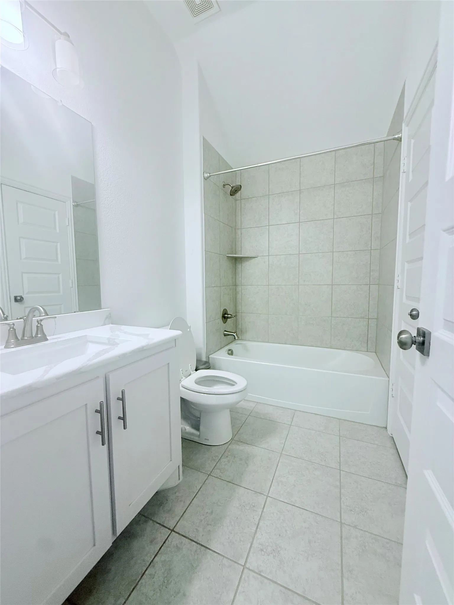 Single Family Residence For Rent in Ellis County , 2080 Abela Drive, Waxahachie, Texas 75165, 3 Bedroom, 3 Bathroom, 2 Garage spaces, 2,309 Sqft, built in 2021, mls#21373222, Real Estate Agent in Waxahachie, Homes For Rent in Ellis county, Homes For Rent in Waxahachie, Realtor in Waxahachie Texas, Real Estate Brokerage Independent Realty Texas, Luminita Cordes Realtor