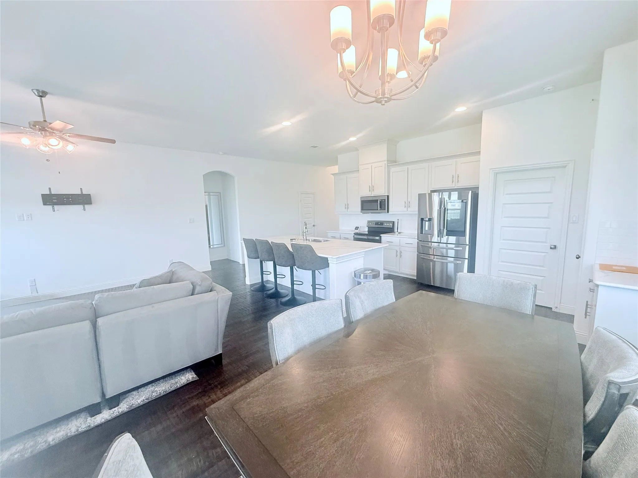 Single Family Residence For Rent in Ellis County , 2080 Abela Drive, Waxahachie, Texas 75165, 3 Bedroom, 3 Bathroom, 2 Garage spaces, 2,309 Sqft, built in 2021, mls#21373222, Real Estate Agent in Waxahachie, Homes For Rent in Ellis county, Homes For Rent in Waxahachie, Realtor in Waxahachie Texas, Real Estate Brokerage Independent Realty Texas, Luminita Cordes Realtor