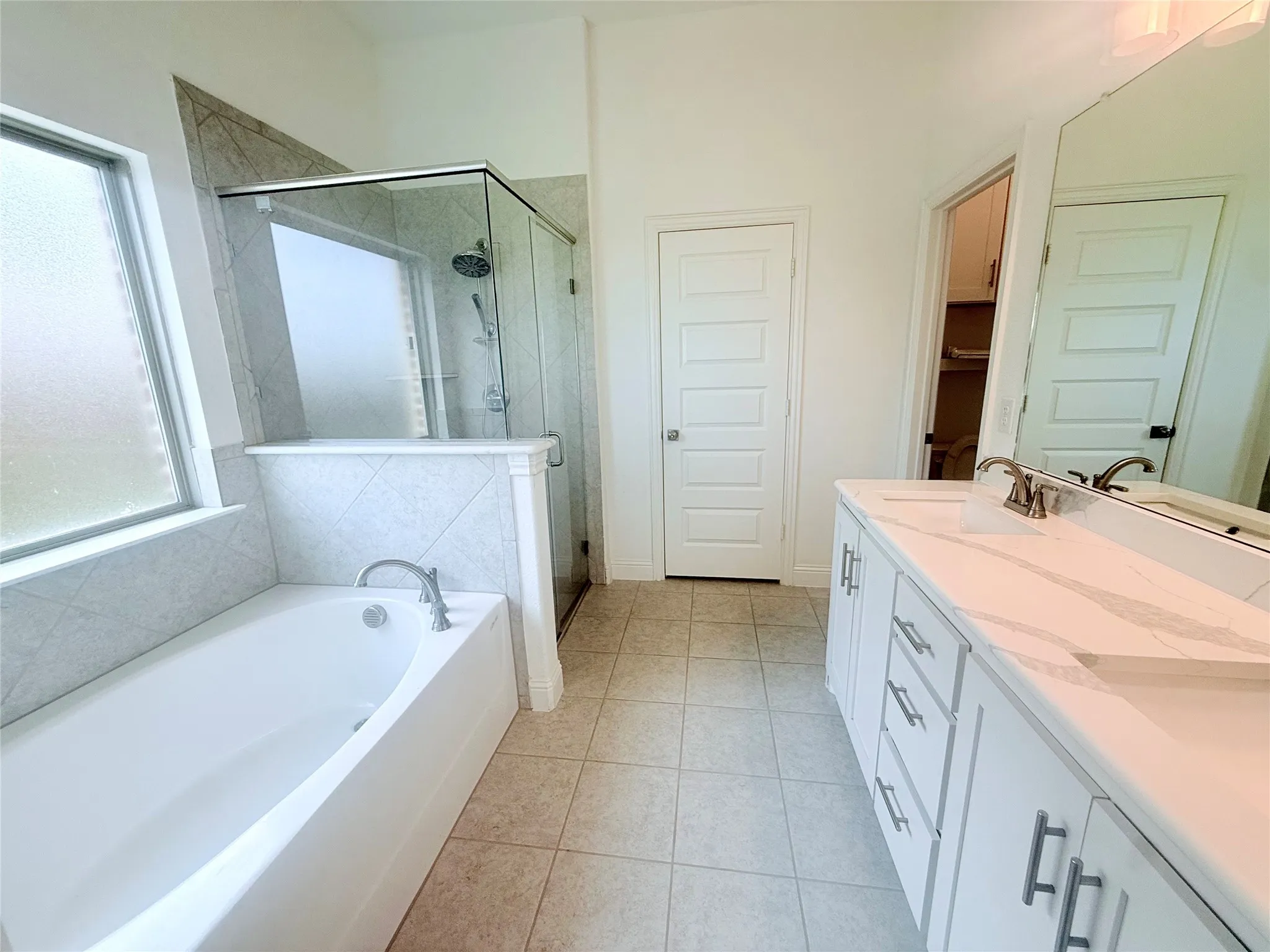 Single Family Residence For Rent in Ellis County , 2080 Abela Drive, Waxahachie, Texas 75165, 3 Bedroom, 3 Bathroom, 2 Garage spaces, 2,309 Sqft, built in 2021, mls#21373222, Real Estate Agent in Waxahachie, Homes For Rent in Ellis county, Homes For Rent in Waxahachie, Realtor in Waxahachie Texas, Real Estate Brokerage Independent Realty Texas, Luminita Cordes Realtor