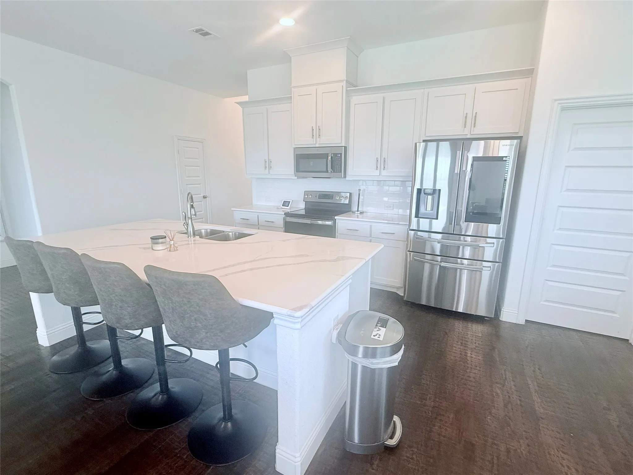 Single Family Residence For Rent in Ellis County , 2080 Abela Drive, Waxahachie, Texas 75165, 3 Bedroom, 3 Bathroom, 2 Garage spaces, 2,309 Sqft, built in 2021, mls#21373222, Real Estate Agent in Waxahachie, Homes For Rent in Ellis county, Homes For Rent in Waxahachie, Realtor in Waxahachie Texas, Real Estate Brokerage Independent Realty Texas, Luminita Cordes Realtor