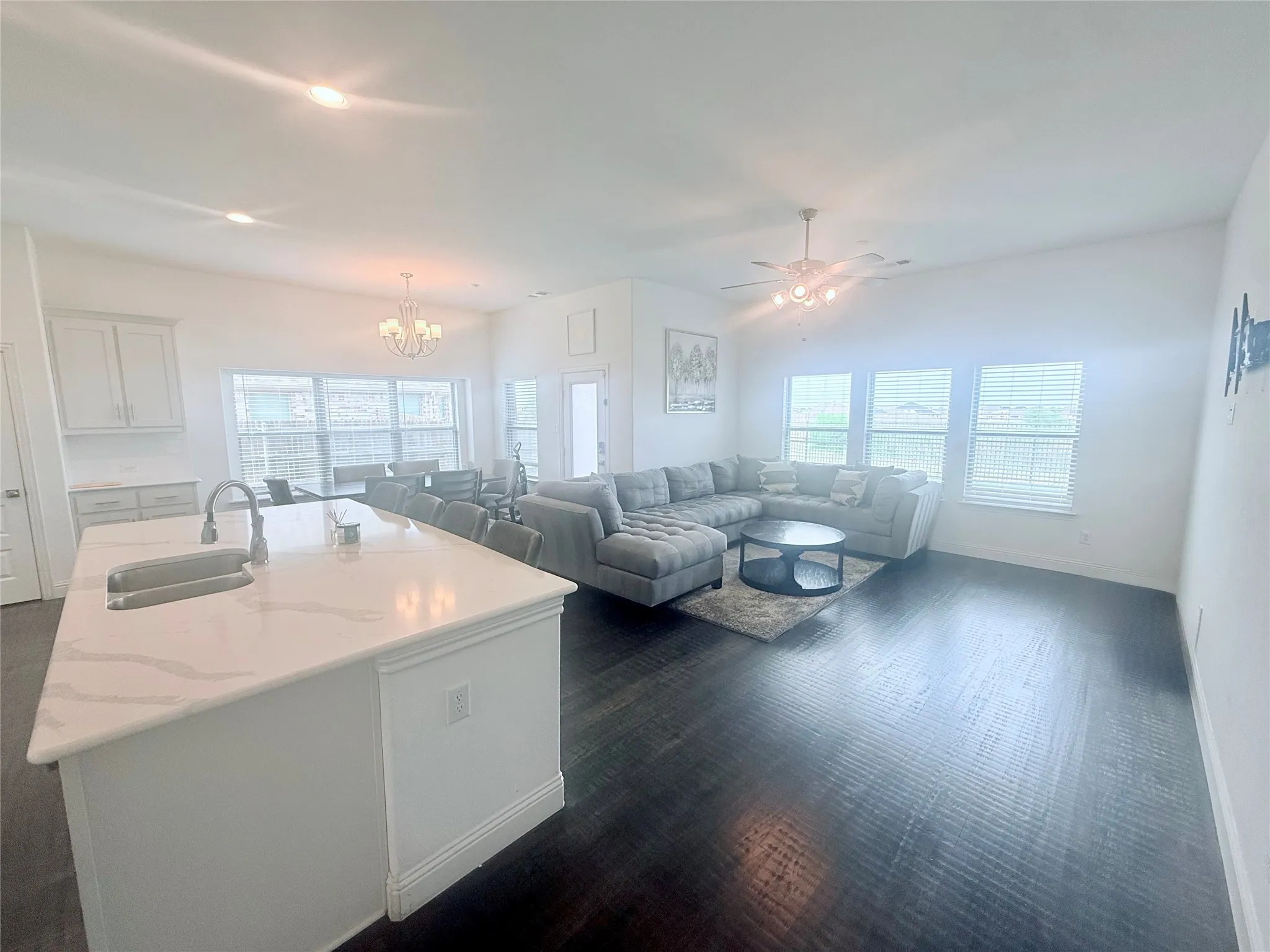 Single Family Residence For Rent in Ellis County , 2080 Abela Drive, Waxahachie, Texas 75165, 3 Bedroom, 3 Bathroom, 2 Garage spaces, 2,309 Sqft, built in 2021, mls#21373222, Real Estate Agent in Waxahachie, Homes For Rent in Ellis county, Homes For Rent in Waxahachie, Realtor in Waxahachie Texas, Real Estate Brokerage Independent Realty Texas, Luminita Cordes Realtor