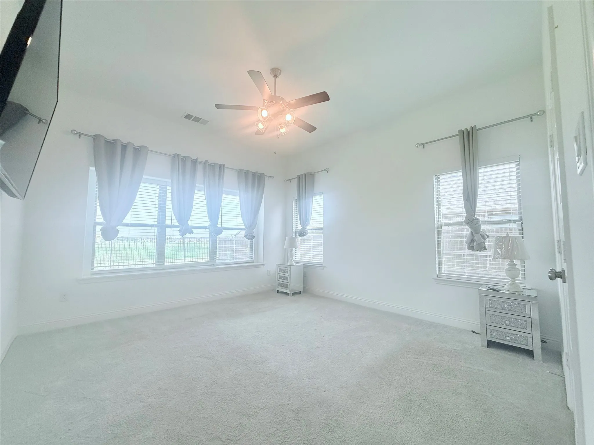 Single Family Residence For Rent in Ellis County , 2080 Abela Drive, Waxahachie, Texas 75165, 3 Bedroom, 3 Bathroom, 2 Garage spaces, 2,309 Sqft, built in 2021, mls#21373222, Real Estate Agent in Waxahachie, Homes For Rent in Ellis county, Homes For Rent in Waxahachie, Realtor in Waxahachie Texas, Real Estate Brokerage Independent Realty Texas, Luminita Cordes Realtor