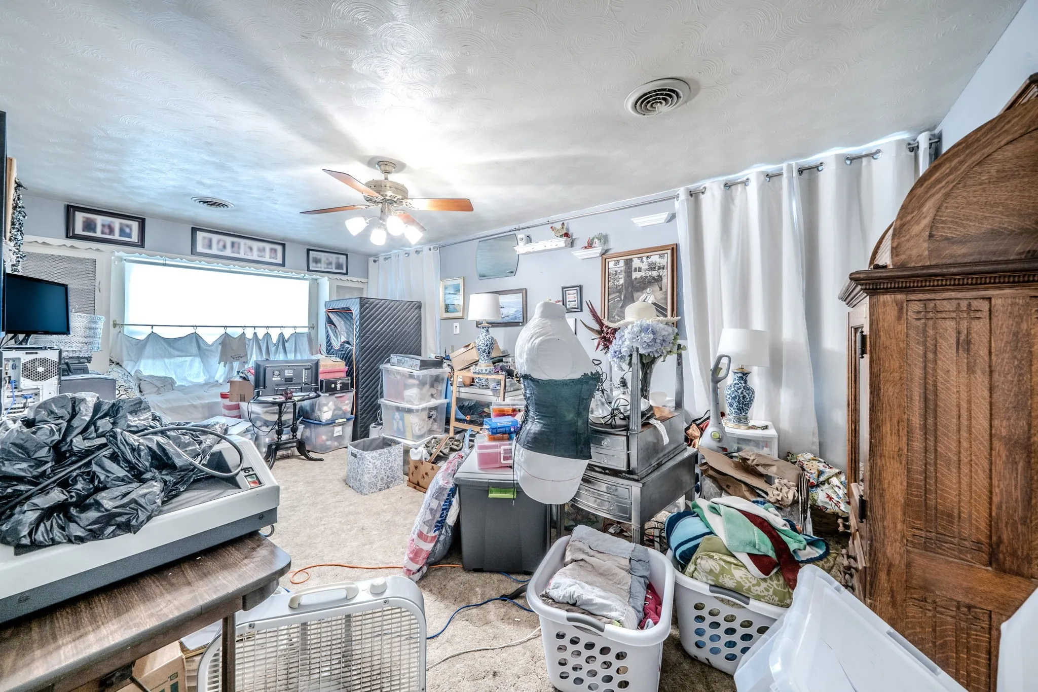 Single Family Residence For Sale in Dallas County , 2314 Ingleside Drive, Grand Prairie, Texas 75050, 4 Bedroom, 2 Bathroom, 2 Garage spaces, 2,235 Sqft, built in 1958, mls#21368220, Real Estate Agent in Grand Prairie, Homes For Sale in Dallas county, Homes For Sale in Grand Prairie, Realtor in Grand Prairie Texas, Real Estate Brokerage Independent Realty Texas, Luminita Cordes Realtor