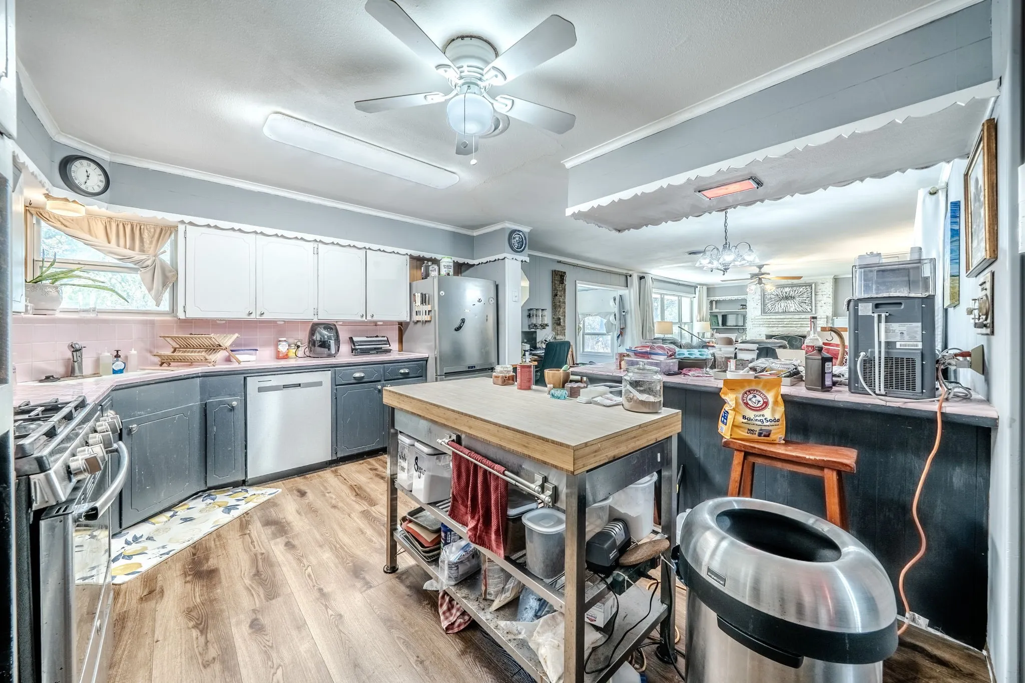 Single Family Residence For Sale in Dallas County , 2314 Ingleside Drive, Grand Prairie, Texas 75050, 4 Bedroom, 2 Bathroom, 2 Garage spaces, 2,235 Sqft, built in 1958, mls#21368220, Real Estate Agent in Grand Prairie, Homes For Sale in Dallas county, Homes For Sale in Grand Prairie, Realtor in Grand Prairie Texas, Real Estate Brokerage Independent Realty Texas, Luminita Cordes Realtor