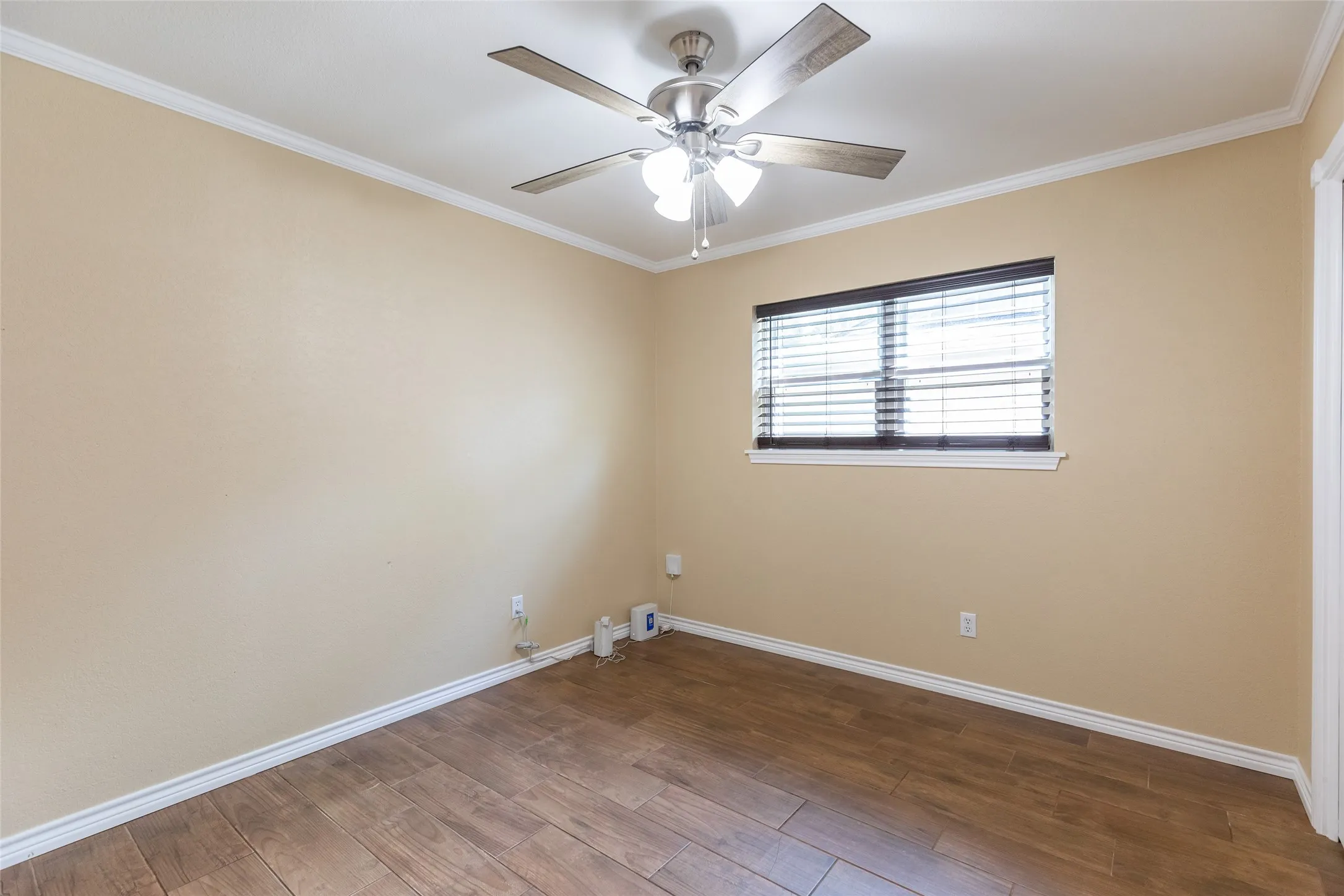 Single Family Residence For Sale in Taylor County , 1702 Glendale Drive, Abilene, Texas 79603, 3 Bedroom, 2 Bathroom, 2 Garage spaces, 1,254 Sqft, built in 1962, mls#21373241, Real Estate Agent in Abilene, Homes For Sale in Taylor county, Homes For Sale in Abilene, Realtor in Abilene Texas, Real Estate Brokerage Independent Realty Texas, Luminita Cordes Realtor