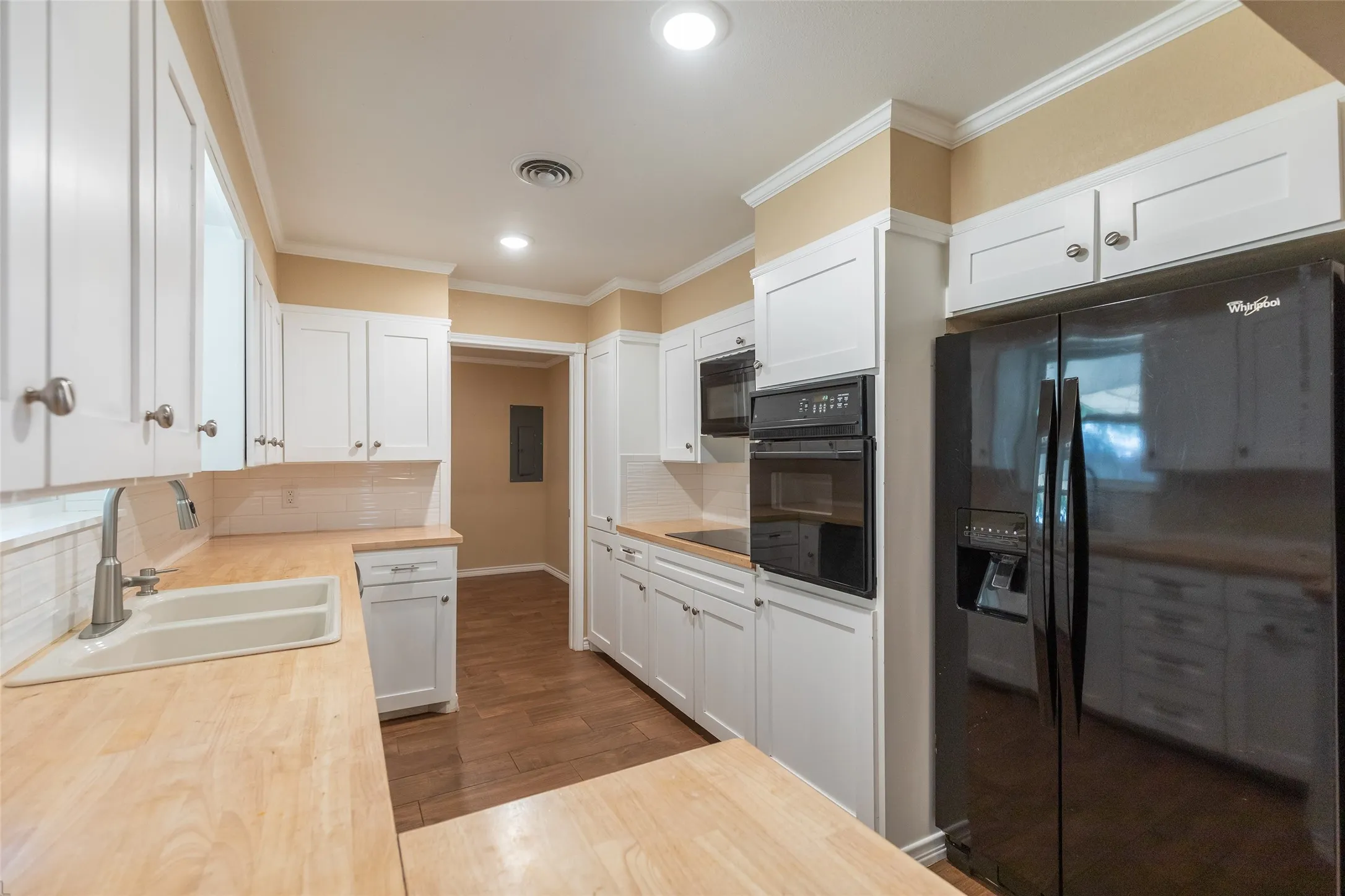 Single Family Residence For Sale in Taylor County , 1702 Glendale Drive, Abilene, Texas 79603, 3 Bedroom, 2 Bathroom, 2 Garage spaces, 1,254 Sqft, built in 1962, mls#21373241, Real Estate Agent in Abilene, Homes For Sale in Taylor county, Homes For Sale in Abilene, Realtor in Abilene Texas, Real Estate Brokerage Independent Realty Texas, Luminita Cordes Realtor