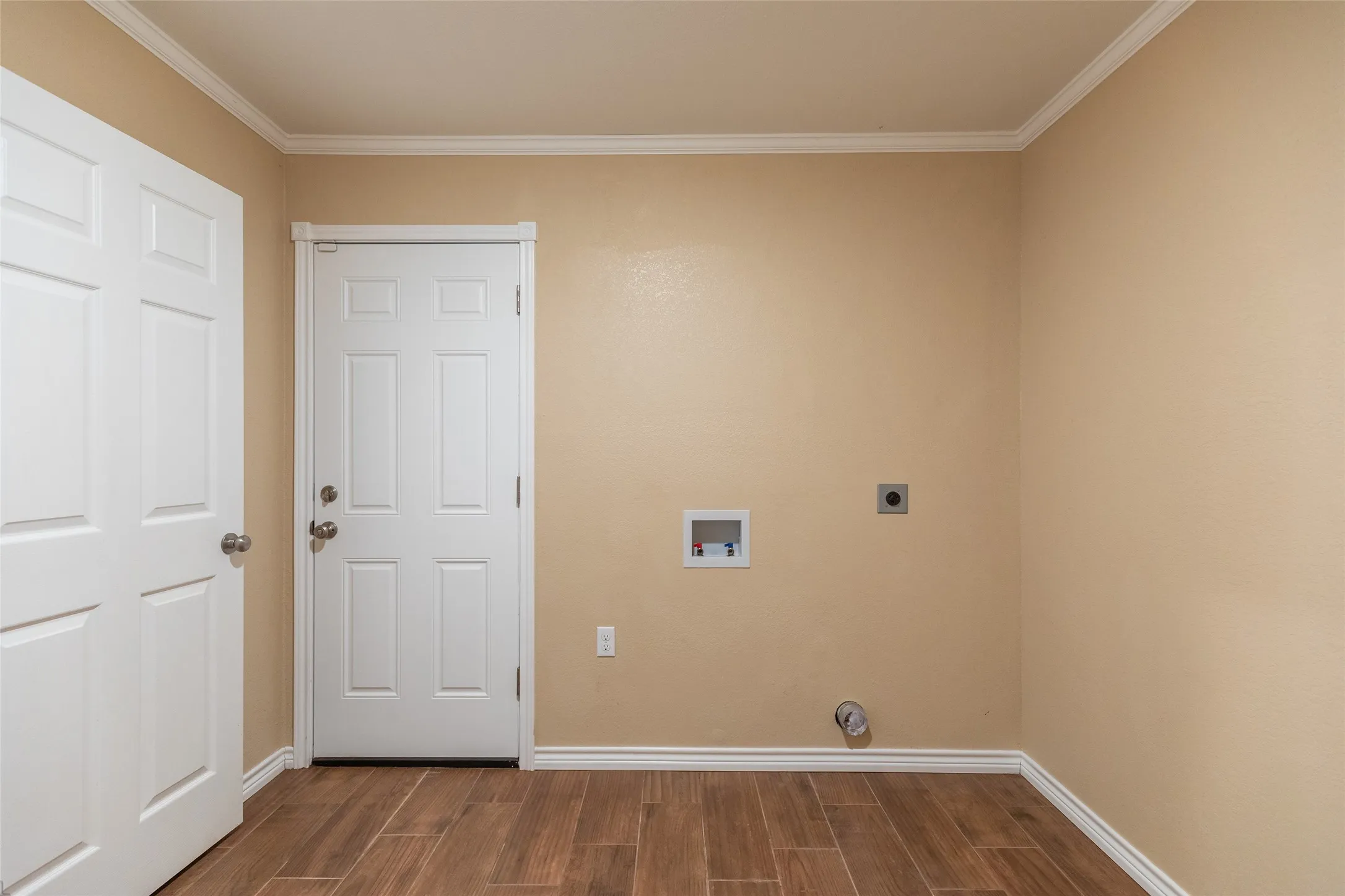 Single Family Residence For Sale in Taylor County , 1702 Glendale Drive, Abilene, Texas 79603, 3 Bedroom, 2 Bathroom, 2 Garage spaces, 1,254 Sqft, built in 1962, mls#21373241, Real Estate Agent in Abilene, Homes For Sale in Taylor county, Homes For Sale in Abilene, Realtor in Abilene Texas, Real Estate Brokerage Independent Realty Texas, Luminita Cordes Realtor