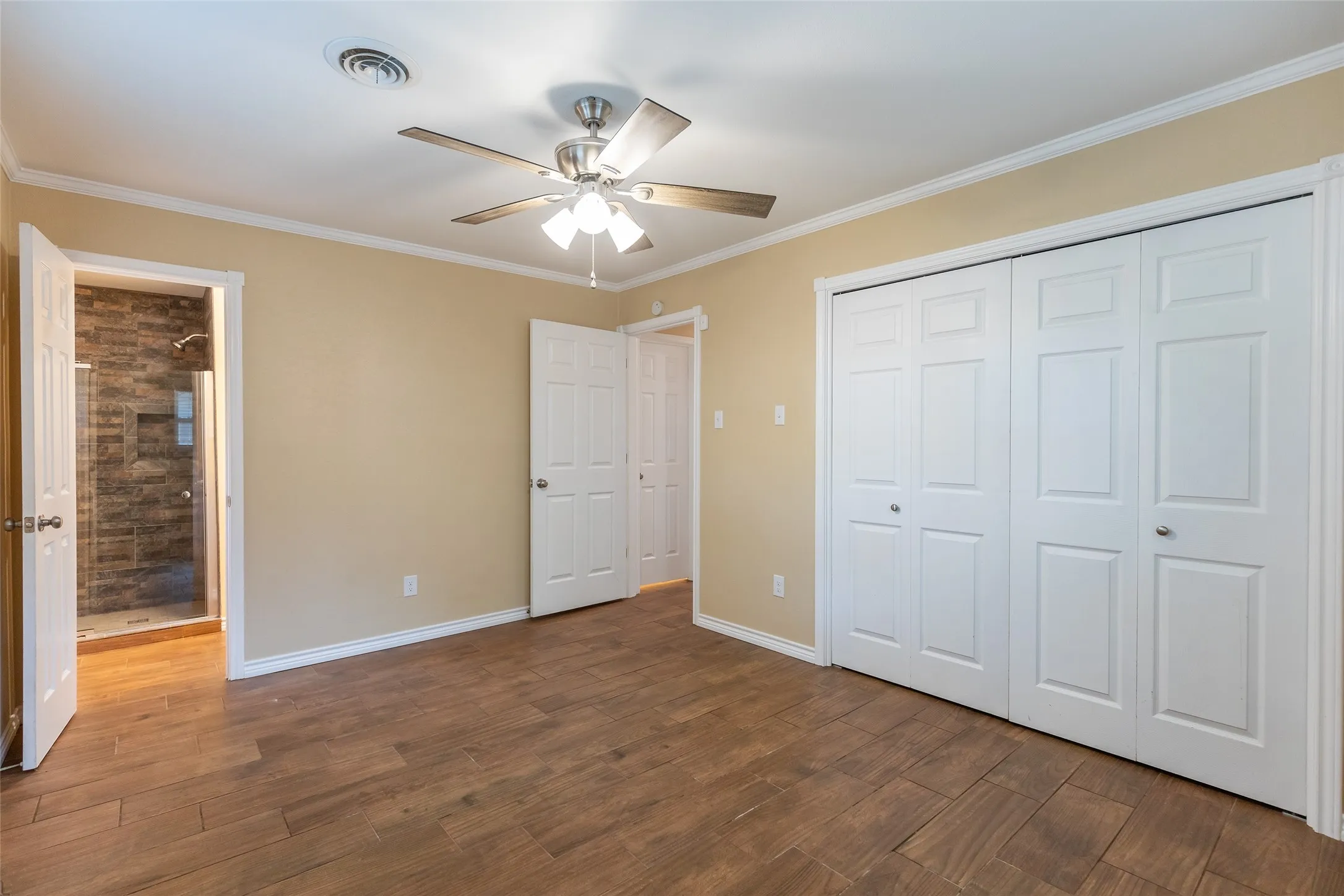 Single Family Residence For Sale in Taylor County , 1702 Glendale Drive, Abilene, Texas 79603, 3 Bedroom, 2 Bathroom, 2 Garage spaces, 1,254 Sqft, built in 1962, mls#21373241, Real Estate Agent in Abilene, Homes For Sale in Taylor county, Homes For Sale in Abilene, Realtor in Abilene Texas, Real Estate Brokerage Independent Realty Texas, Luminita Cordes Realtor
