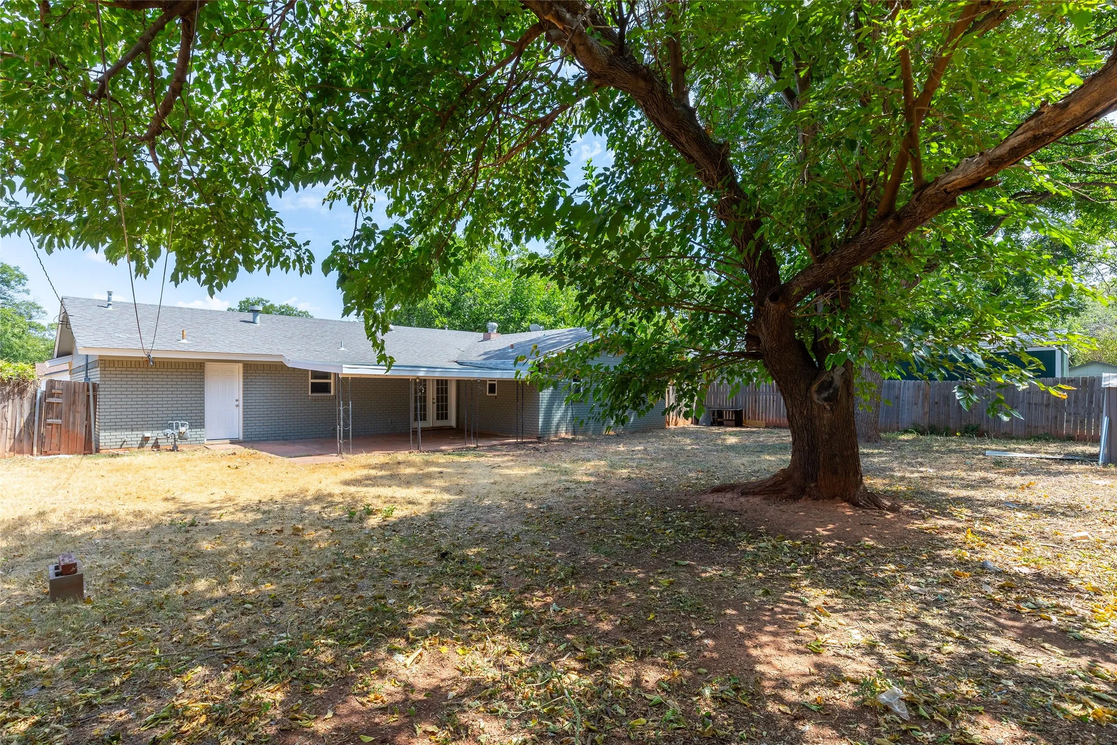 Single Family Residence For Sale in Taylor County , 1702 Glendale Drive, Abilene, Texas 79603, 3 Bedroom, 2 Bathroom, 2 Garage spaces, 1,254 Sqft, built in 1962, mls#21373241, Real Estate Agent in Abilene, Homes For Sale in Taylor county, Homes For Sale in Abilene, Realtor in Abilene Texas, Real Estate Brokerage Independent Realty Texas, Luminita Cordes Realtor
