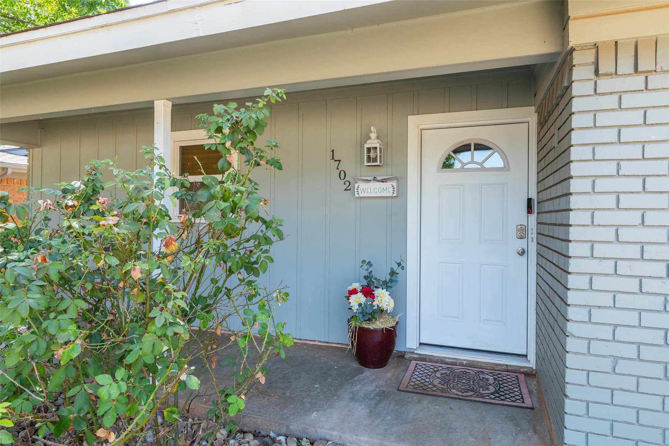 Single Family Residence For Sale in Taylor County , 1702 Glendale Drive, Abilene, Texas 79603, 3 Bedroom, 2 Bathroom, 2 Garage spaces, 1,254 Sqft, built in 1962, mls#21373241, Real Estate Agent in Abilene, Homes For Sale in Taylor county, Homes For Sale in Abilene, Realtor in Abilene Texas, Real Estate Brokerage Independent Realty Texas, Luminita Cordes Realtor