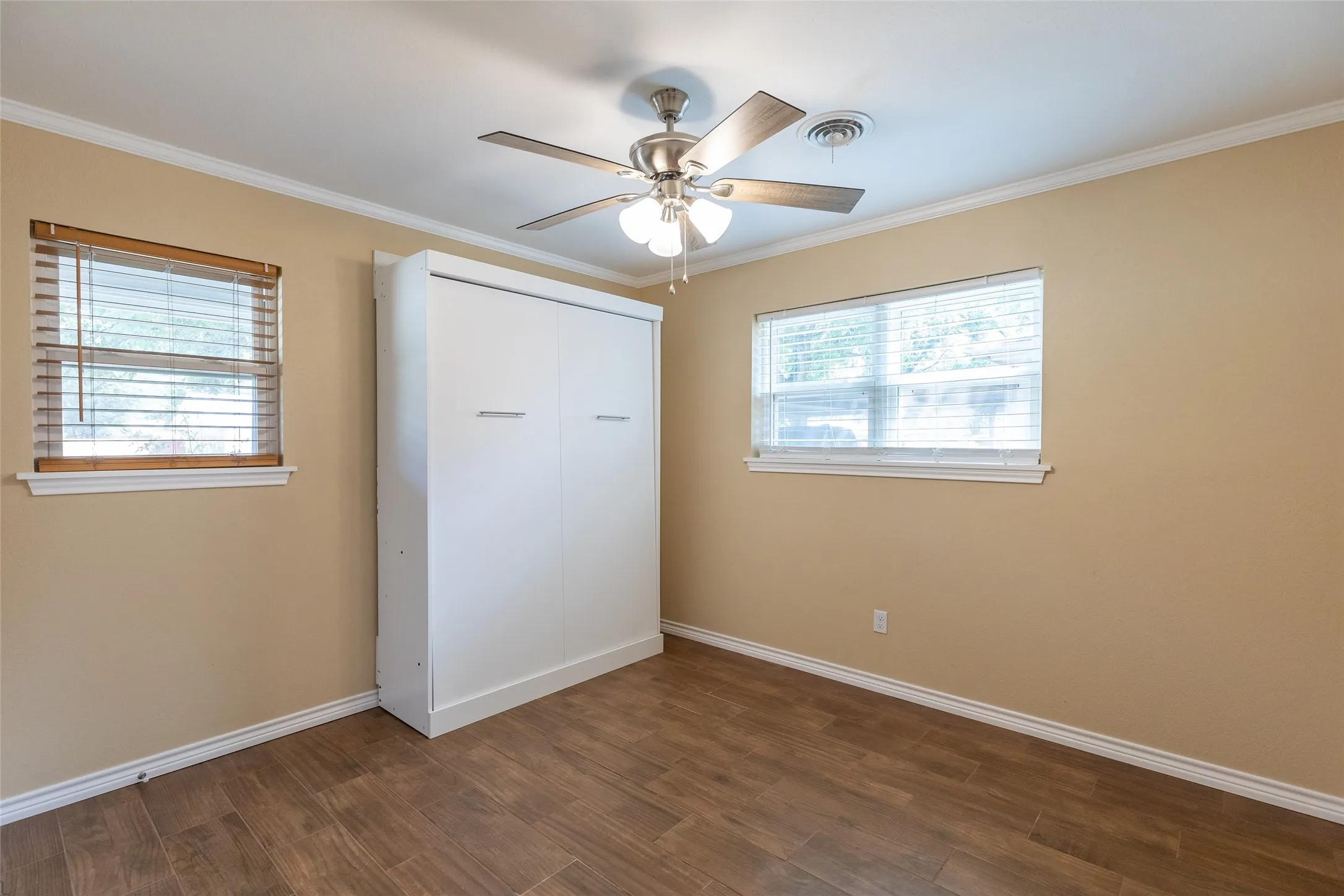 Single Family Residence For Sale in Taylor County , 1702 Glendale Drive, Abilene, Texas 79603, 3 Bedroom, 2 Bathroom, 2 Garage spaces, 1,254 Sqft, built in 1962, mls#21373241, Real Estate Agent in Abilene, Homes For Sale in Taylor county, Homes For Sale in Abilene, Realtor in Abilene Texas, Real Estate Brokerage Independent Realty Texas, Luminita Cordes Realtor