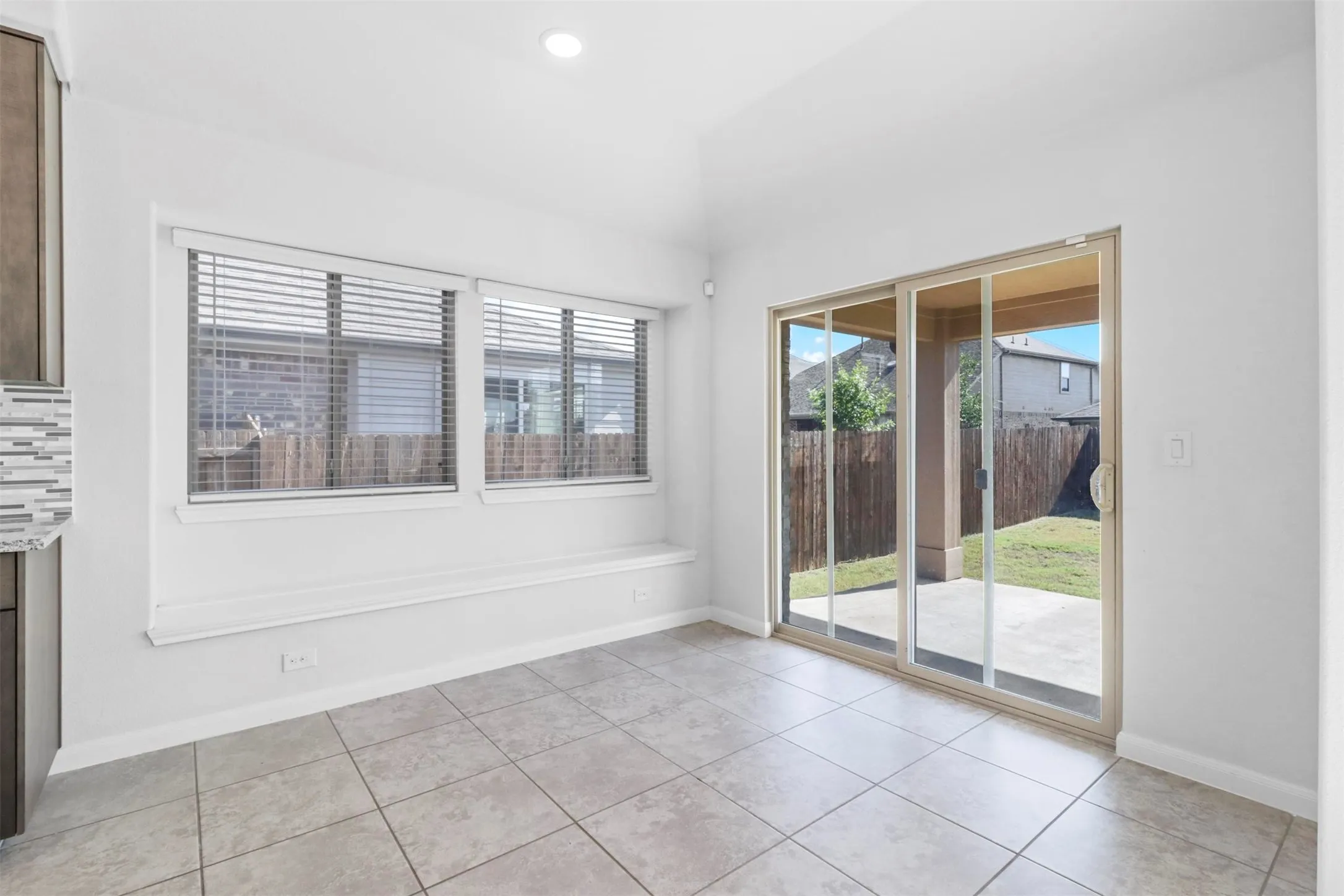 Single Family Residence For Rent in Collin County , 1105 Faringdon Drive, Anna, Texas 75409, 3 Bedroom, 2 Bathroom, 2 Garage spaces, 1,555 Sqft, built in 2020, mls#21371877, Real Estate Agent in Anna, Homes For Rent in Collin county, Homes For Rent in Anna, Realtor in Anna Texas, Real Estate Brokerage Independent Realty Texas, Luminita Cordes Realtor