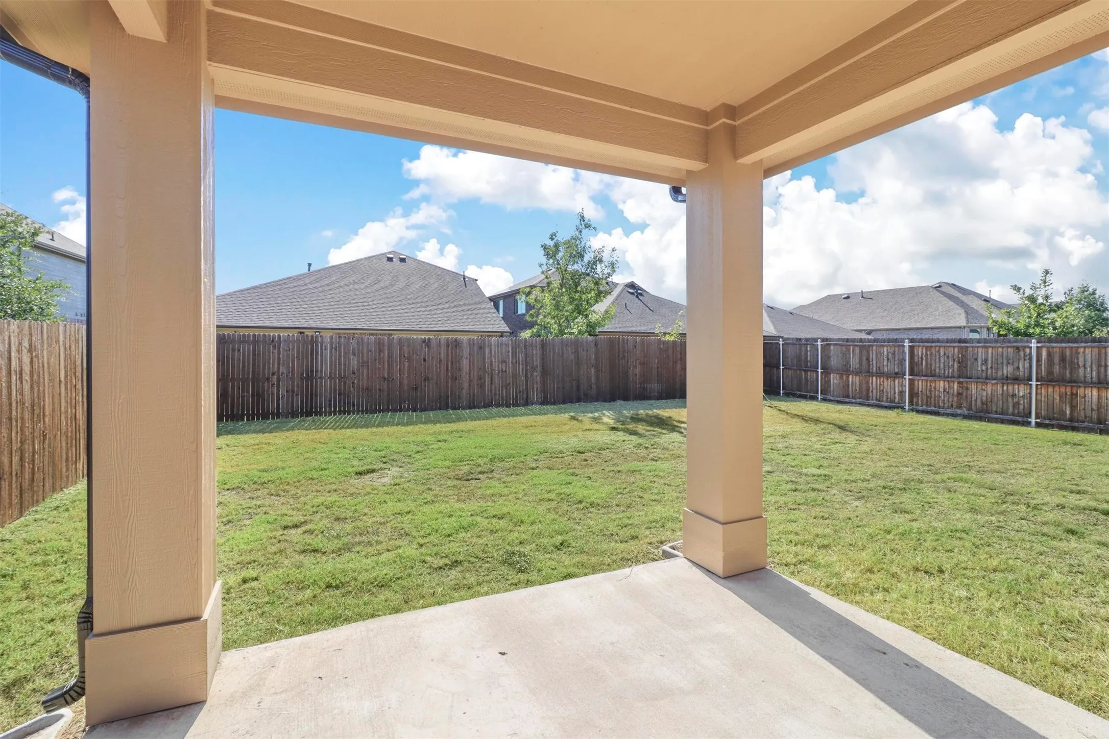Single Family Residence For Rent in Collin County , 1105 Faringdon Drive, Anna, Texas 75409, 3 Bedroom, 2 Bathroom, 2 Garage spaces, 1,555 Sqft, built in 2020, mls#21371877, Real Estate Agent in Anna, Homes For Rent in Collin county, Homes For Rent in Anna, Realtor in Anna Texas, Real Estate Brokerage Independent Realty Texas, Luminita Cordes Realtor