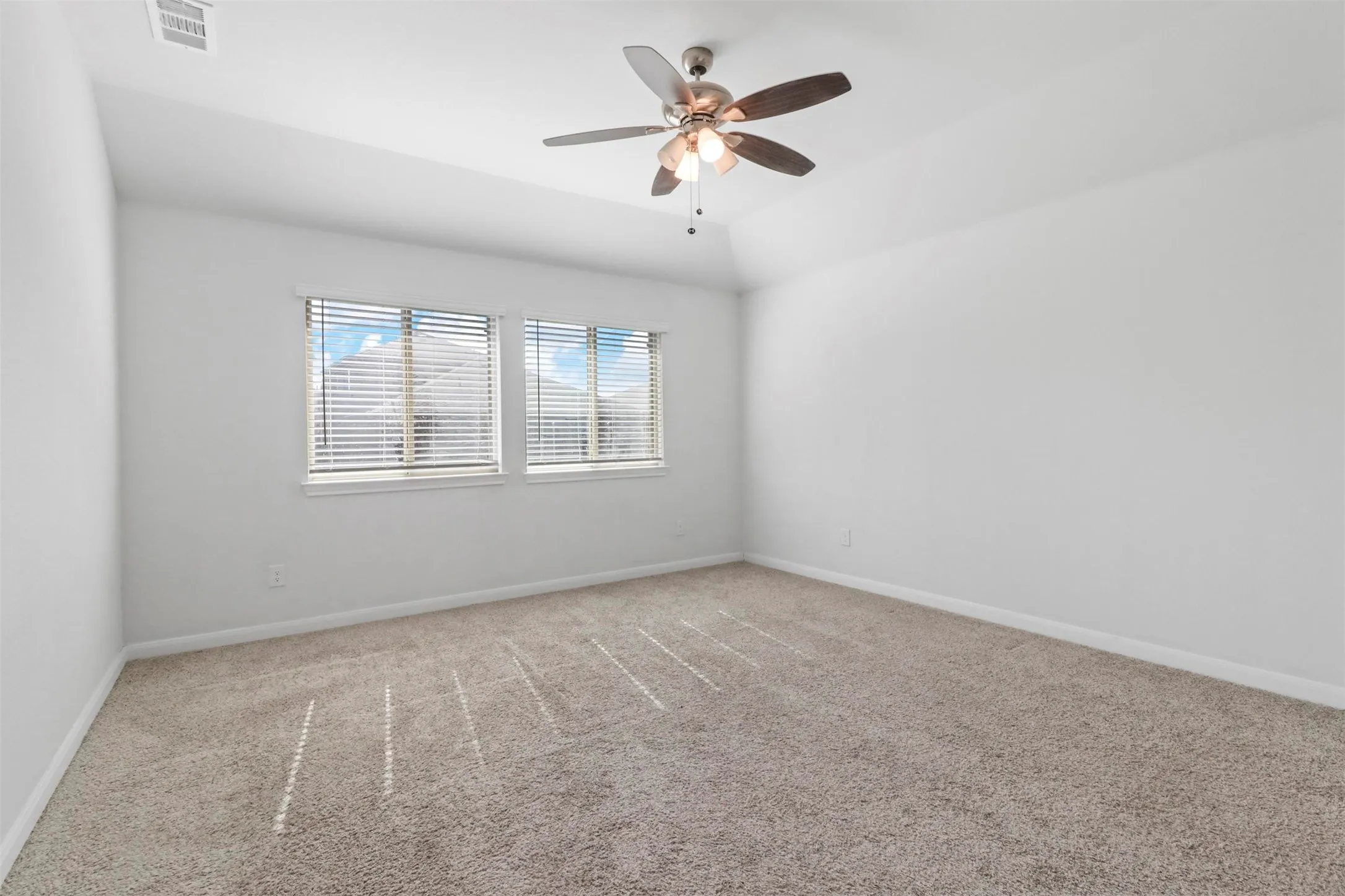 Single Family Residence For Rent in Collin County , 1105 Faringdon Drive, Anna, Texas 75409, 3 Bedroom, 2 Bathroom, 2 Garage spaces, 1,555 Sqft, built in 2020, mls#21371877, Real Estate Agent in Anna, Homes For Rent in Collin county, Homes For Rent in Anna, Realtor in Anna Texas, Real Estate Brokerage Independent Realty Texas, Luminita Cordes Realtor