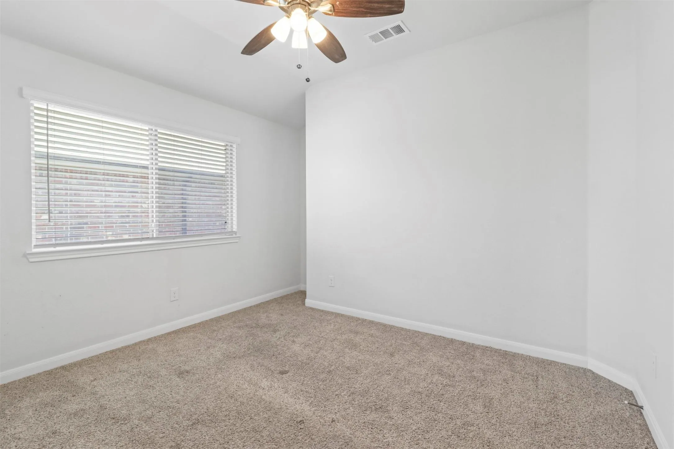 Single Family Residence For Rent in Collin County , 1105 Faringdon Drive, Anna, Texas 75409, 3 Bedroom, 2 Bathroom, 2 Garage spaces, 1,555 Sqft, built in 2020, mls#21371877, Real Estate Agent in Anna, Homes For Rent in Collin county, Homes For Rent in Anna, Realtor in Anna Texas, Real Estate Brokerage Independent Realty Texas, Luminita Cordes Realtor