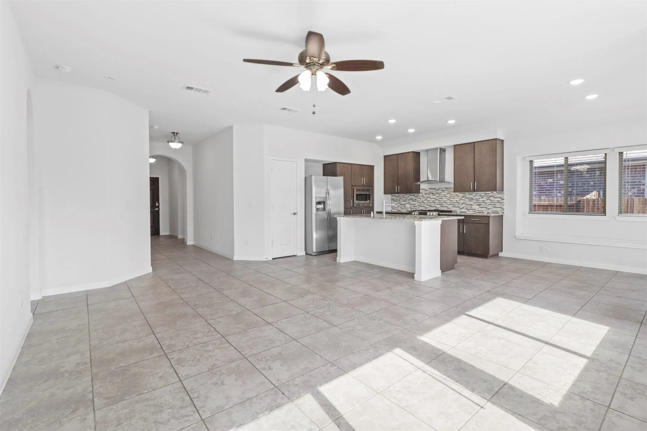 Single Family Residence For Rent in Collin County , 1105 Faringdon Drive, Anna, Texas 75409, 3 Bedroom, 2 Bathroom, 2 Garage spaces, 1,555 Sqft, built in 2020, mls#21371877, Real Estate Agent in Anna, Homes For Rent in Collin county, Homes For Rent in Anna, Realtor in Anna Texas, Real Estate Brokerage Independent Realty Texas, Luminita Cordes Realtor