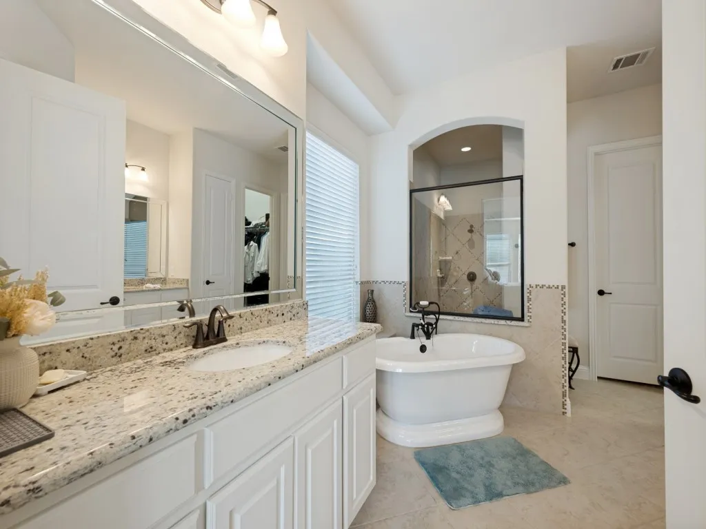 Single Family Residence For Sale in Tarrant County , 7221 Everglade Drive, North Richland Hills, Texas 76182, 4 Bedroom, 6 Bathroom, 3 Garage spaces, 3,367 Sqft, built in 2016, mls#21367863, Real Estate Agent in North Richland Hills, Homes For Sale in Tarrant county, Homes For Sale in North Richland Hills, Realtor in North Richland Hills Texas, Real Estate Brokerage Independent Realty Texas, Luminita Cordes Realtor