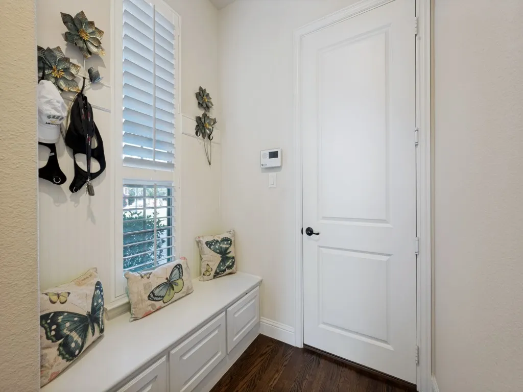 Single Family Residence For Sale in Tarrant County , 7221 Everglade Drive, North Richland Hills, Texas 76182, 4 Bedroom, 6 Bathroom, 3 Garage spaces, 3,367 Sqft, built in 2016, mls#21367863, Real Estate Agent in North Richland Hills, Homes For Sale in Tarrant county, Homes For Sale in North Richland Hills, Realtor in North Richland Hills Texas, Real Estate Brokerage Independent Realty Texas, Luminita Cordes Realtor