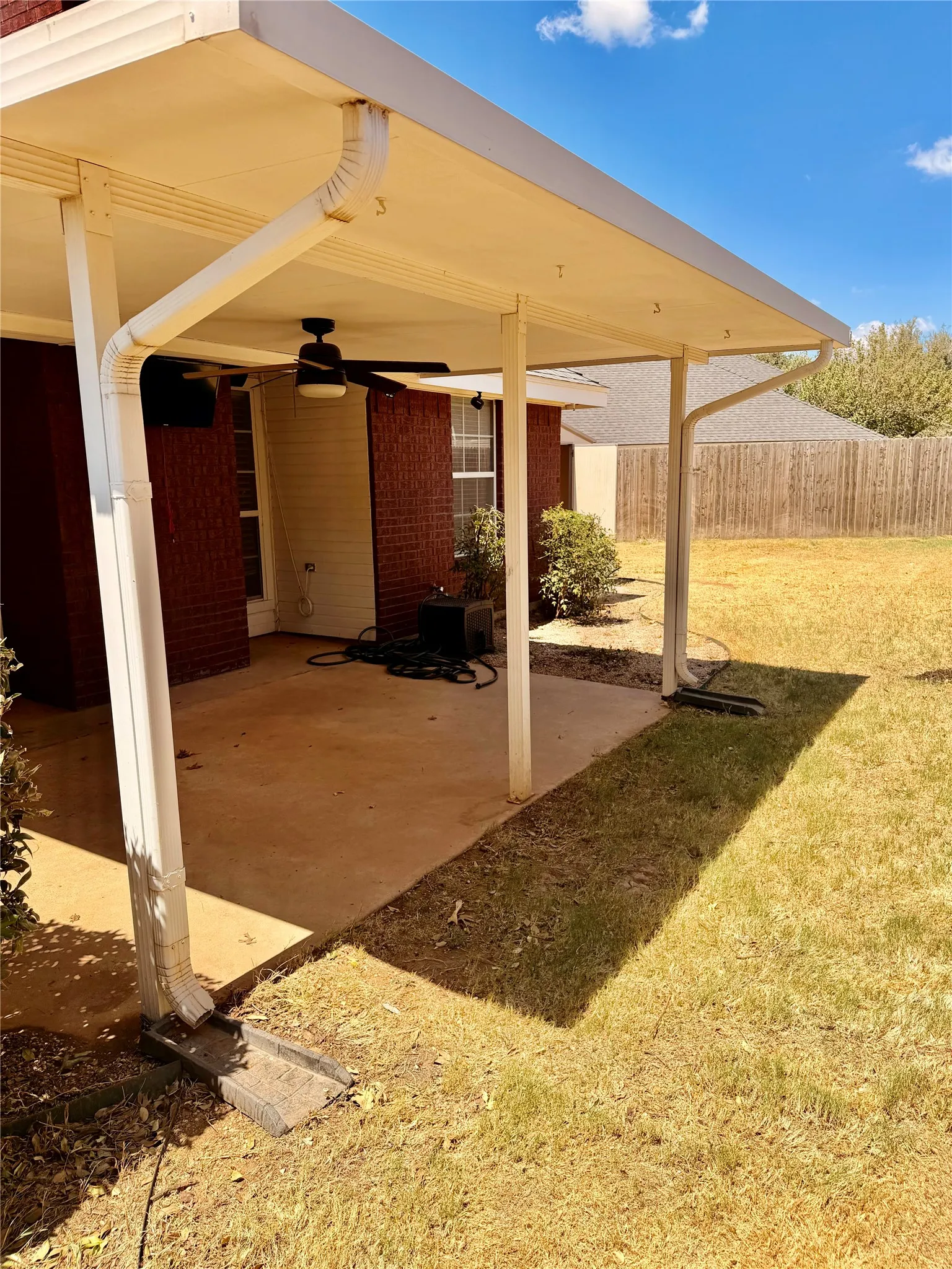 Single Family Residence For Sale in Taylor County , 7325 Willow View Road, Abilene, Texas 79606, 3 Bedroom, 2 Bathroom, 2 Garage spaces, 1,667 Sqft, built in 2002, mls#21366072, Real Estate Agent in Abilene, Homes For Sale in Taylor county, Homes For Sale in Abilene, Realtor in Abilene Texas, Real Estate Brokerage Independent Realty Texas, Luminita Cordes Realtor
