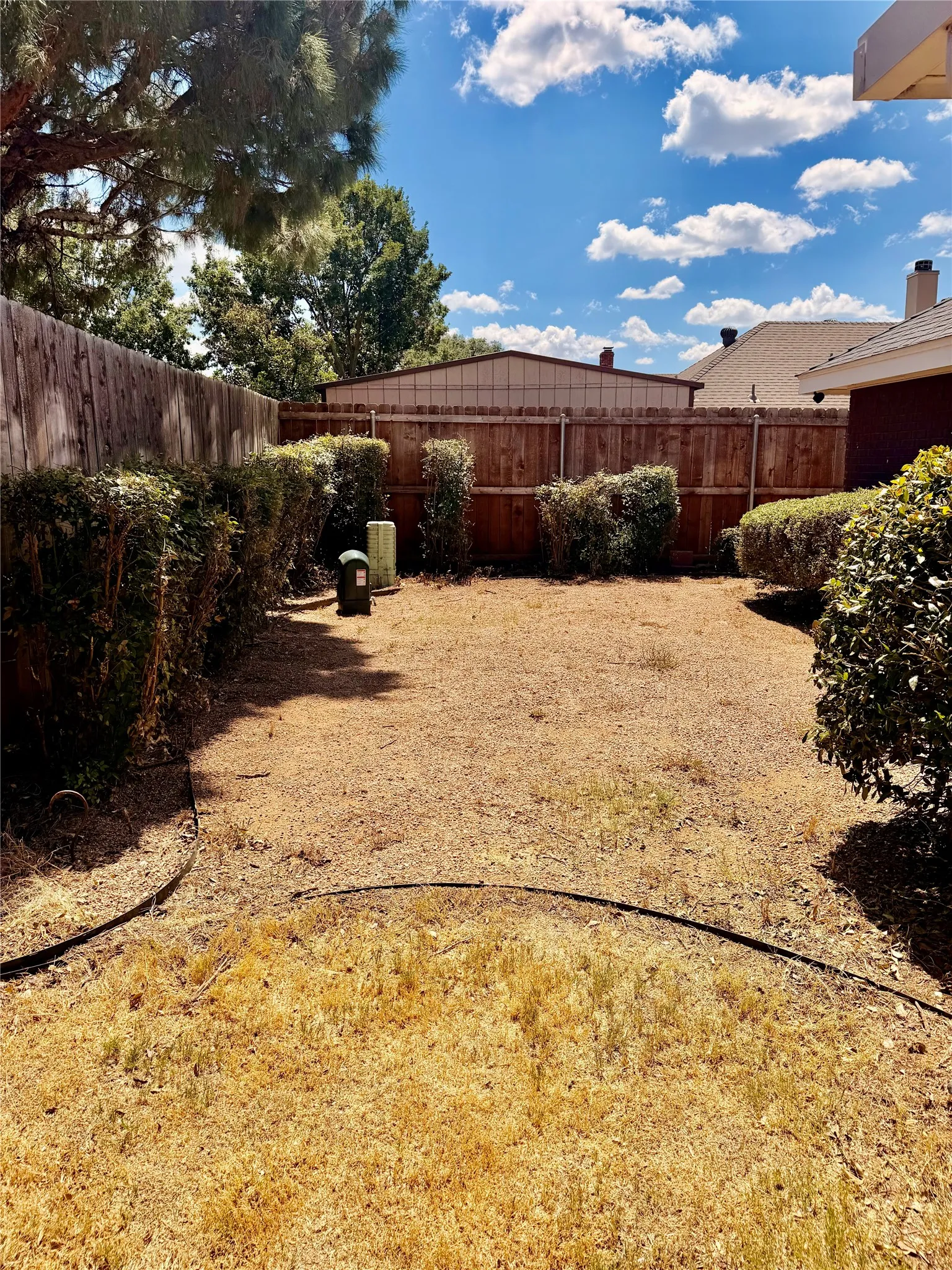 Single Family Residence For Sale in Taylor County , 7325 Willow View Road, Abilene, Texas 79606, 3 Bedroom, 2 Bathroom, 2 Garage spaces, 1,667 Sqft, built in 2002, mls#21366072, Real Estate Agent in Abilene, Homes For Sale in Taylor county, Homes For Sale in Abilene, Realtor in Abilene Texas, Real Estate Brokerage Independent Realty Texas, Luminita Cordes Realtor