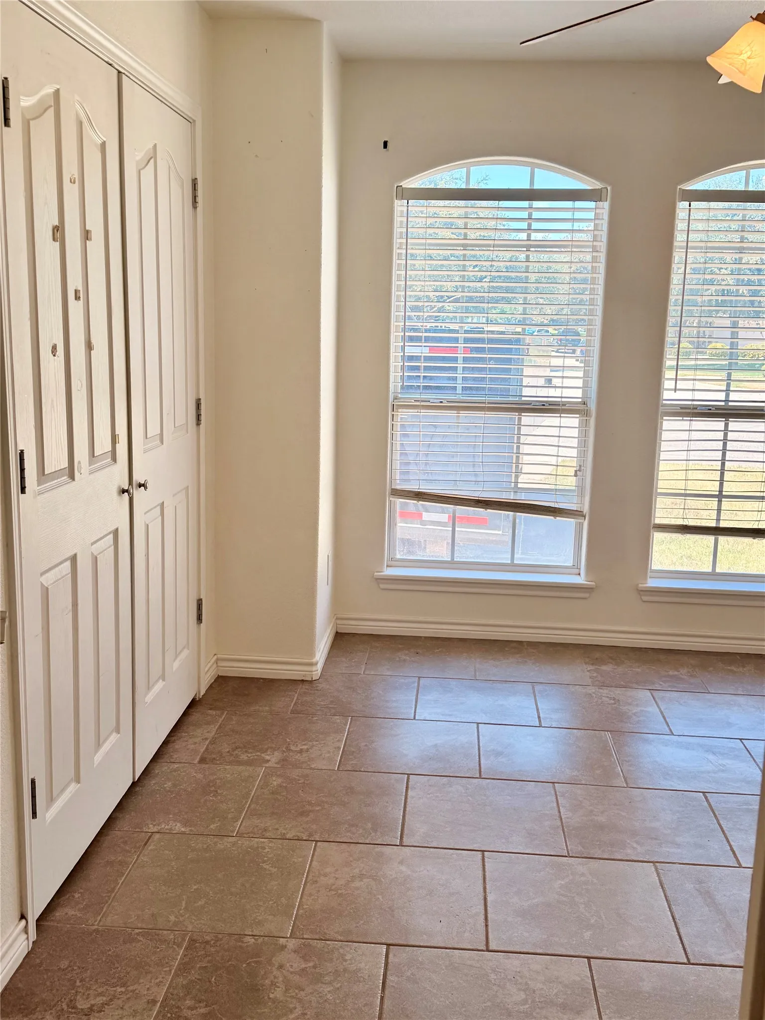 Single Family Residence For Sale in Taylor County , 7325 Willow View Road, Abilene, Texas 79606, 3 Bedroom, 2 Bathroom, 2 Garage spaces, 1,667 Sqft, built in 2002, mls#21366072, Real Estate Agent in Abilene, Homes For Sale in Taylor county, Homes For Sale in Abilene, Realtor in Abilene Texas, Real Estate Brokerage Independent Realty Texas, Luminita Cordes Realtor