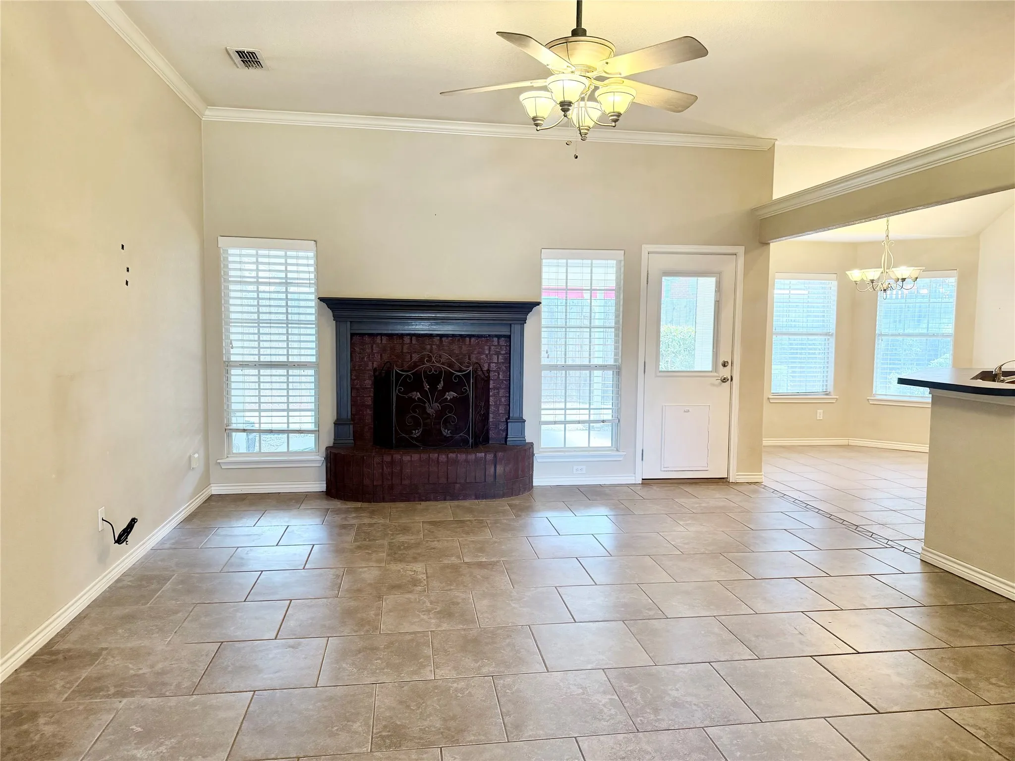 Single Family Residence For Sale in Taylor County , 7325 Willow View Road, Abilene, Texas 79606, 3 Bedroom, 2 Bathroom, 2 Garage spaces, 1,667 Sqft, built in 2002, mls#21366072, Real Estate Agent in Abilene, Homes For Sale in Taylor county, Homes For Sale in Abilene, Realtor in Abilene Texas, Real Estate Brokerage Independent Realty Texas, Luminita Cordes Realtor