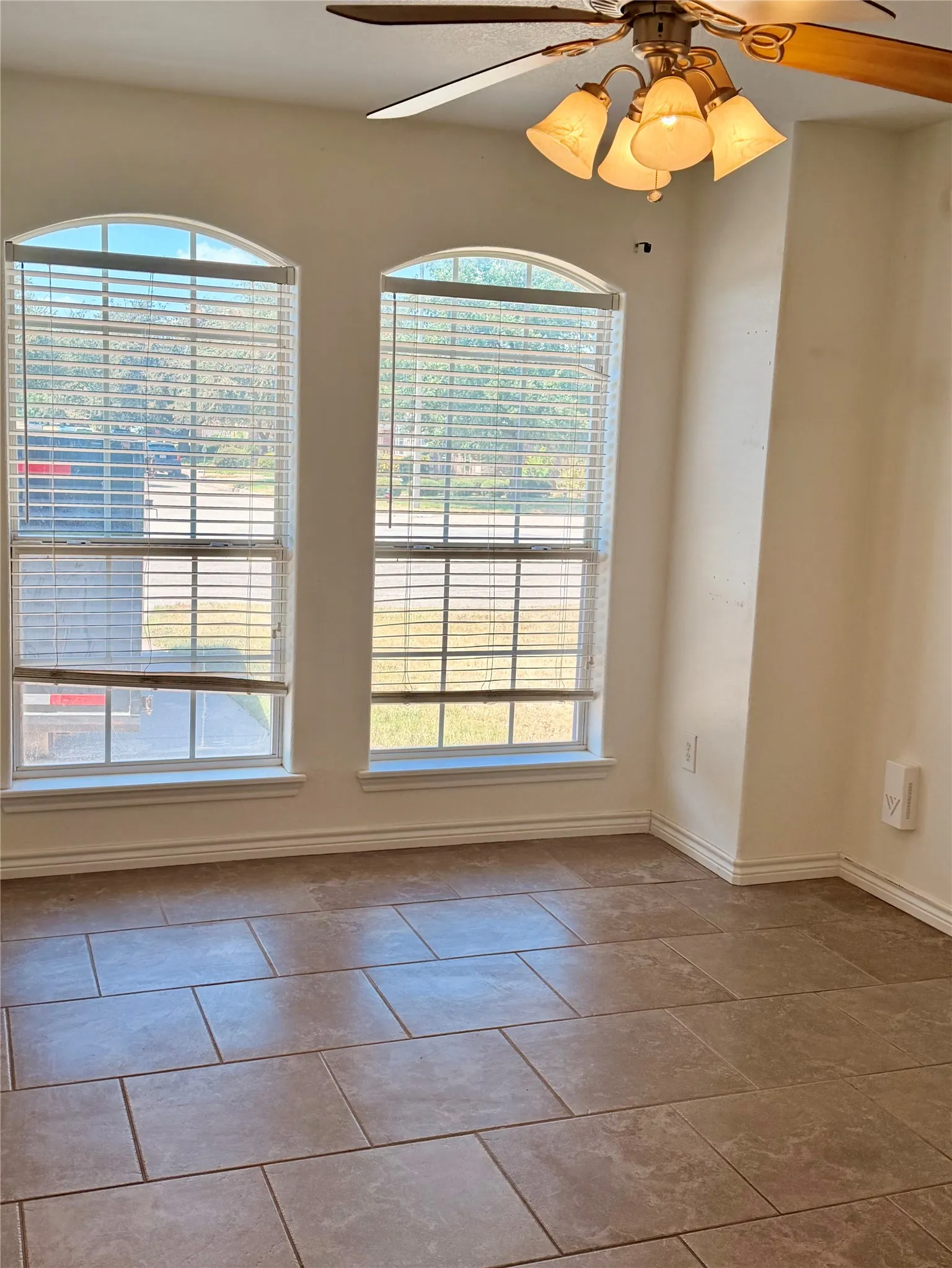 Single Family Residence For Sale in Taylor County , 7325 Willow View Road, Abilene, Texas 79606, 3 Bedroom, 2 Bathroom, 2 Garage spaces, 1,667 Sqft, built in 2002, mls#21366072, Real Estate Agent in Abilene, Homes For Sale in Taylor county, Homes For Sale in Abilene, Realtor in Abilene Texas, Real Estate Brokerage Independent Realty Texas, Luminita Cordes Realtor