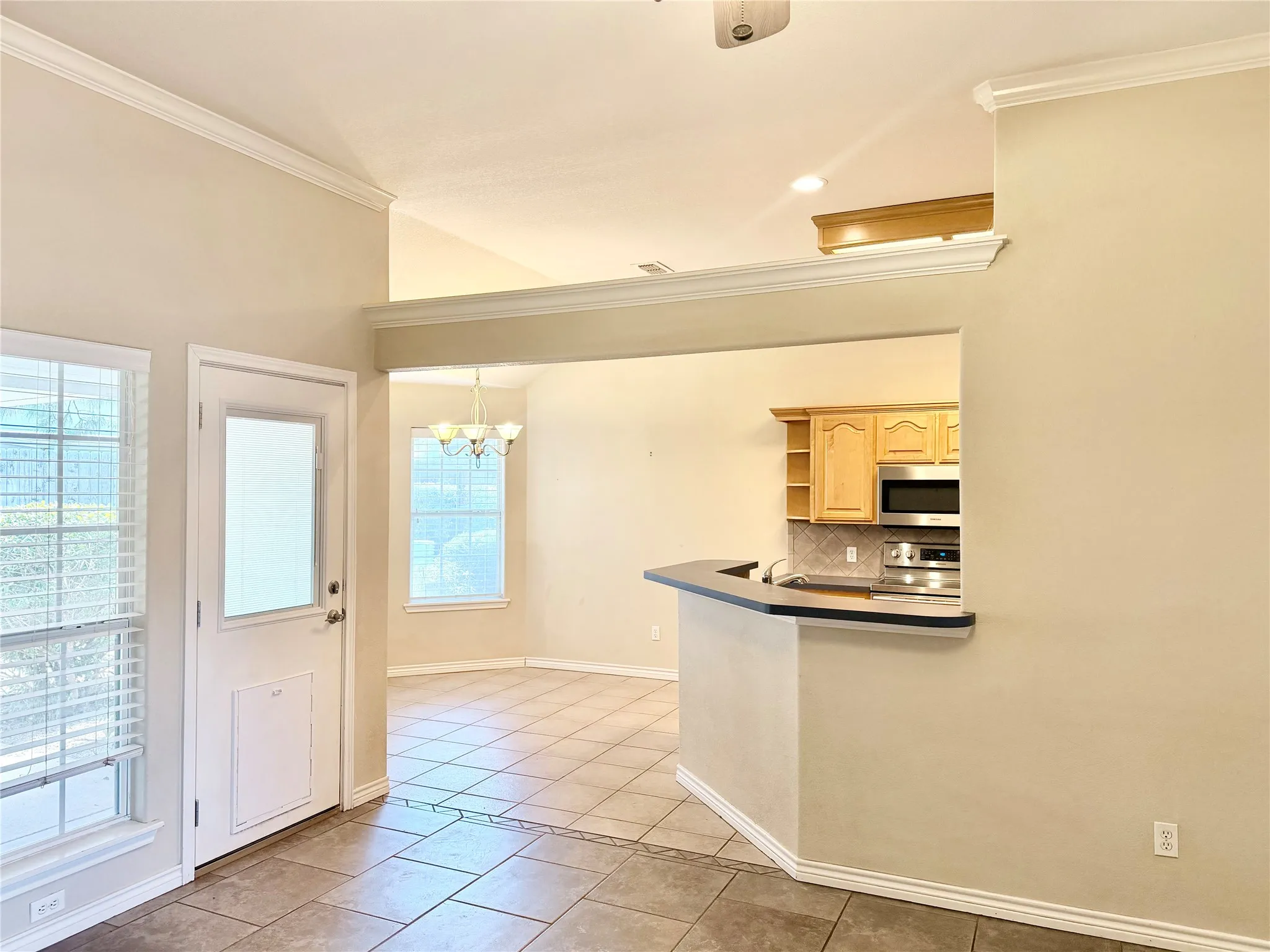 Single Family Residence For Sale in Taylor County , 7325 Willow View Road, Abilene, Texas 79606, 3 Bedroom, 2 Bathroom, 2 Garage spaces, 1,667 Sqft, built in 2002, mls#21366072, Real Estate Agent in Abilene, Homes For Sale in Taylor county, Homes For Sale in Abilene, Realtor in Abilene Texas, Real Estate Brokerage Independent Realty Texas, Luminita Cordes Realtor