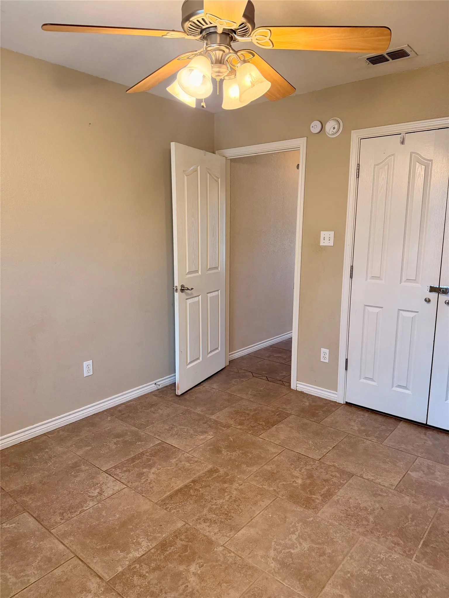 Single Family Residence For Sale in Taylor County , 7325 Willow View Road, Abilene, Texas 79606, 3 Bedroom, 2 Bathroom, 2 Garage spaces, 1,667 Sqft, built in 2002, mls#21366072, Real Estate Agent in Abilene, Homes For Sale in Taylor county, Homes For Sale in Abilene, Realtor in Abilene Texas, Real Estate Brokerage Independent Realty Texas, Luminita Cordes Realtor