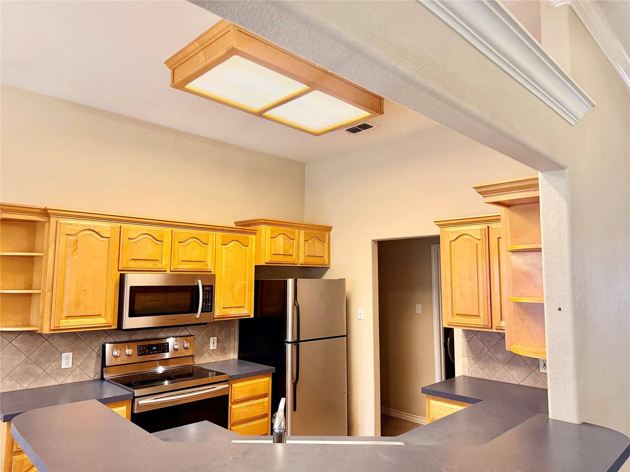 Single Family Residence For Sale in Taylor County , 7325 Willow View Road, Abilene, Texas 79606, 3 Bedroom, 2 Bathroom, 2 Garage spaces, 1,667 Sqft, built in 2002, mls#21366072, Real Estate Agent in Abilene, Homes For Sale in Taylor county, Homes For Sale in Abilene, Realtor in Abilene Texas, Real Estate Brokerage Independent Realty Texas, Luminita Cordes Realtor