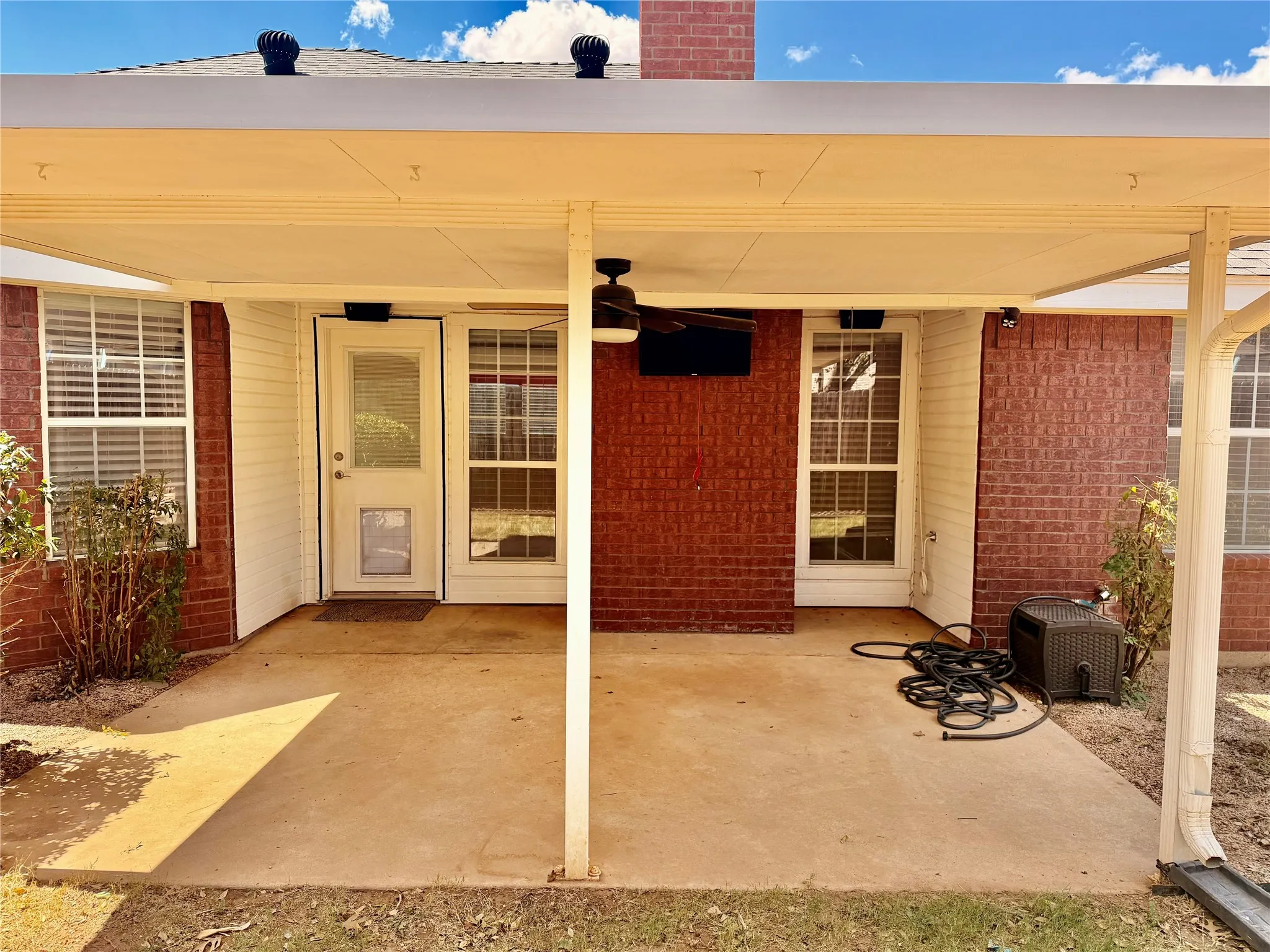 Single Family Residence For Sale in Taylor County , 7325 Willow View Road, Abilene, Texas 79606, 3 Bedroom, 2 Bathroom, 2 Garage spaces, 1,667 Sqft, built in 2002, mls#21366072, Real Estate Agent in Abilene, Homes For Sale in Taylor county, Homes For Sale in Abilene, Realtor in Abilene Texas, Real Estate Brokerage Independent Realty Texas, Luminita Cordes Realtor