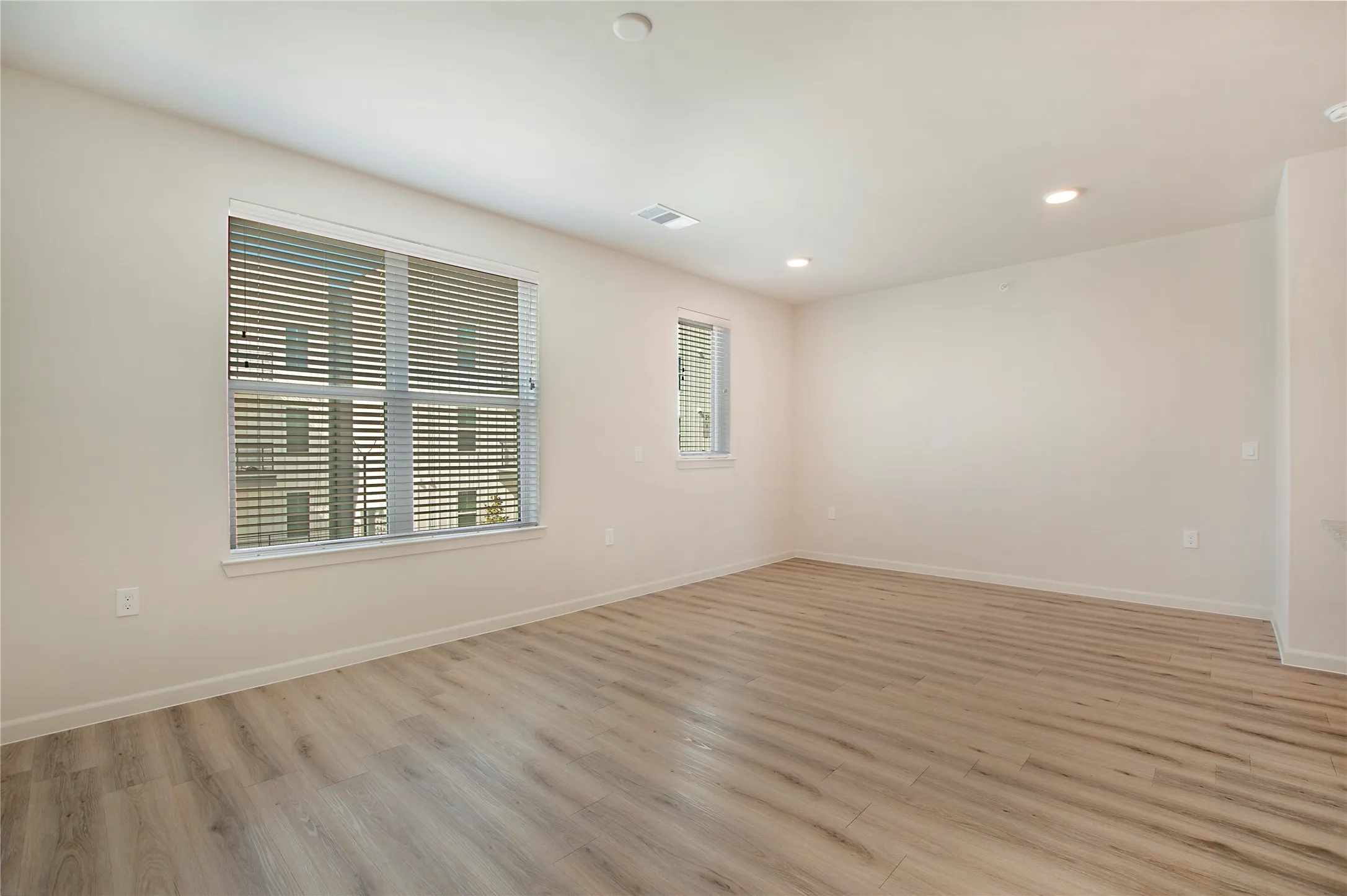 Townhouse For Rent in Collin County , 2100 Legacy Drive 1808, Plano, Texas 75023, 2 Bedroom, 3 Bathroom, 2 Garage spaces, 1,319 Sqft, built in 2023, mls#21373262, Real Estate Agent in Plano, Homes For Rent in Collin county, Homes For Rent in Plano, Realtor in Plano Texas, Real Estate Brokerage Independent Realty Texas, Luminita Cordes Realtor