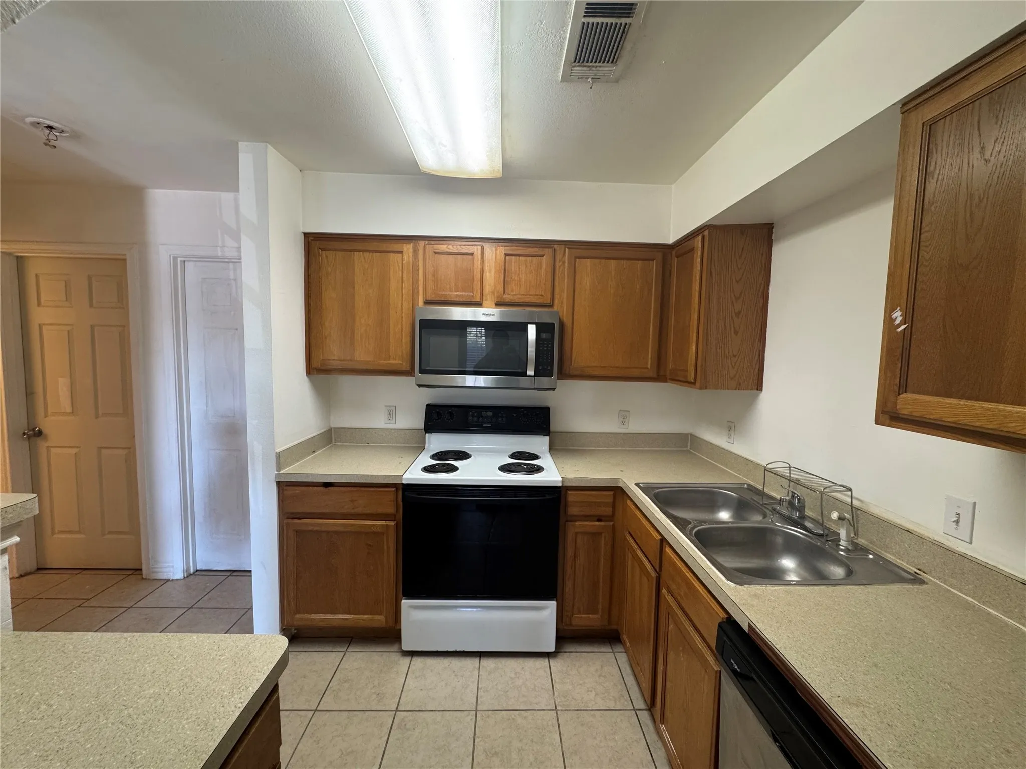 Condominium For Sale in Dallas County , 9817 Walnut Street 107, Dallas, Texas 75243, 2 Bedroom, 1 Bathroom, Garage spaces, 794 Sqft, built in 2007, mls#21373299, Real Estate Agent in Dallas, Homes For Sale in Dallas county, Homes For Sale in Dallas, Realtor in Dallas Texas, Real Estate Brokerage Independent Realty Texas, Luminita Cordes Realtor