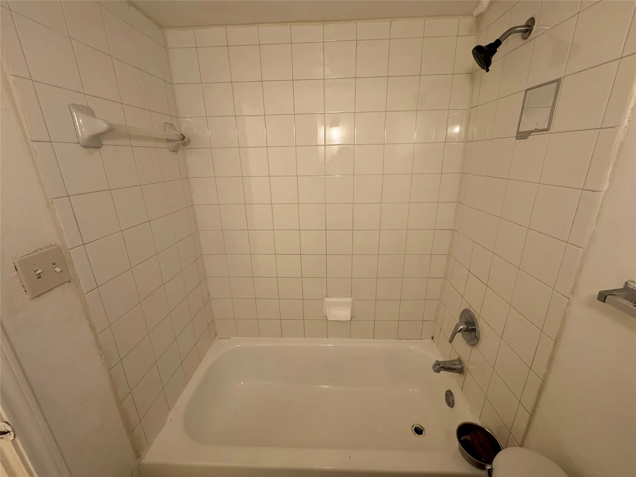 Condominium For Sale in Dallas County , 9817 Walnut Street 107, Dallas, Texas 75243, 2 Bedroom, 1 Bathroom, Garage spaces, 794 Sqft, built in 2007, mls#21373299, Real Estate Agent in Dallas, Homes For Sale in Dallas county, Homes For Sale in Dallas, Realtor in Dallas Texas, Real Estate Brokerage Independent Realty Texas, Luminita Cordes Realtor