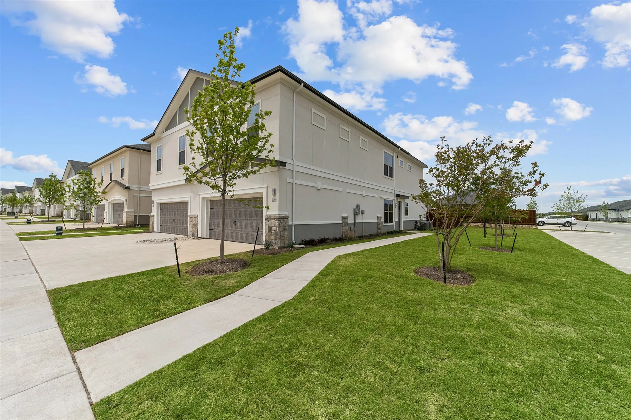 Duplex For Rent in Collin County , 829 Ebony, Mc Kinney, Texas 75071, 3 Bedroom, 3 Bathroom, 2 Garage spaces, 1,968 Sqft, built in 2021, mls#21373305, Real Estate Agent in Mc Kinney, Homes For Rent in Collin county, Homes For Rent in Mc Kinney, Realtor in Mc Kinney Texas, Real Estate Brokerage Independent Realty Texas, Luminita Cordes Realtor