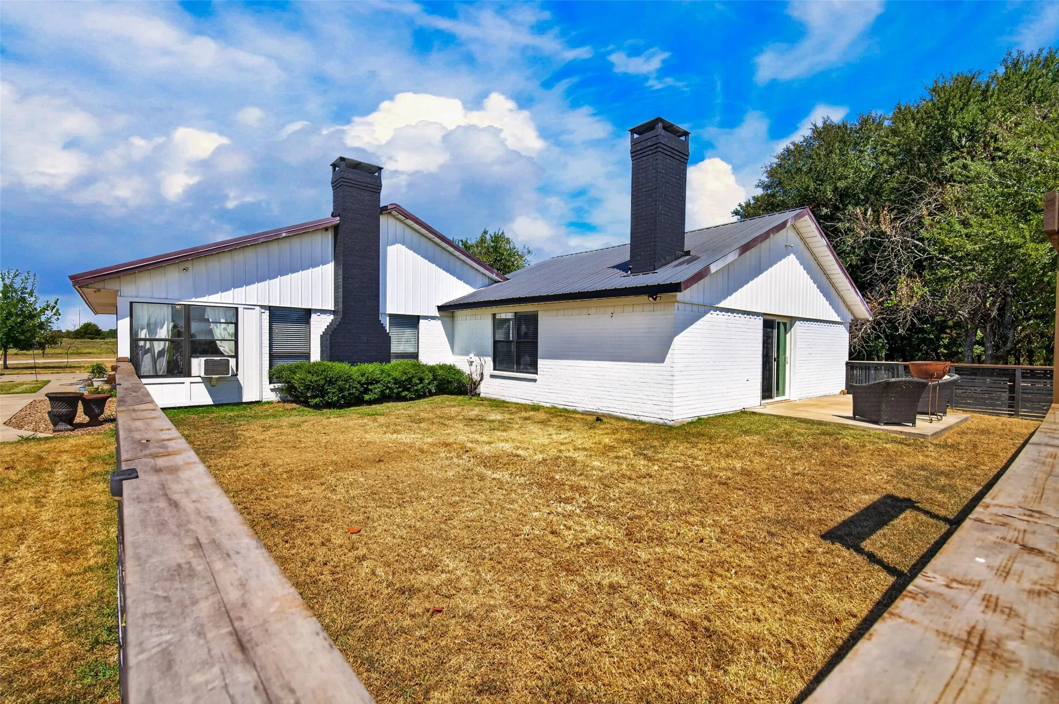 Single Family Residence For Sale in Hunt County , 424 Fm 1563, Wolfe City, Texas 75496, 3 Bedroom, 3 Bathroom, 2 Garage spaces, 2,844 Sqft, built in 1987, mls#21372862, Real Estate Agent in Wolfe City, Homes For Sale in Hunt county, Homes For Sale in Wolfe City, Realtor in Wolfe City Texas, Real Estate Brokerage Independent Realty Texas, Luminita Cordes Realtor