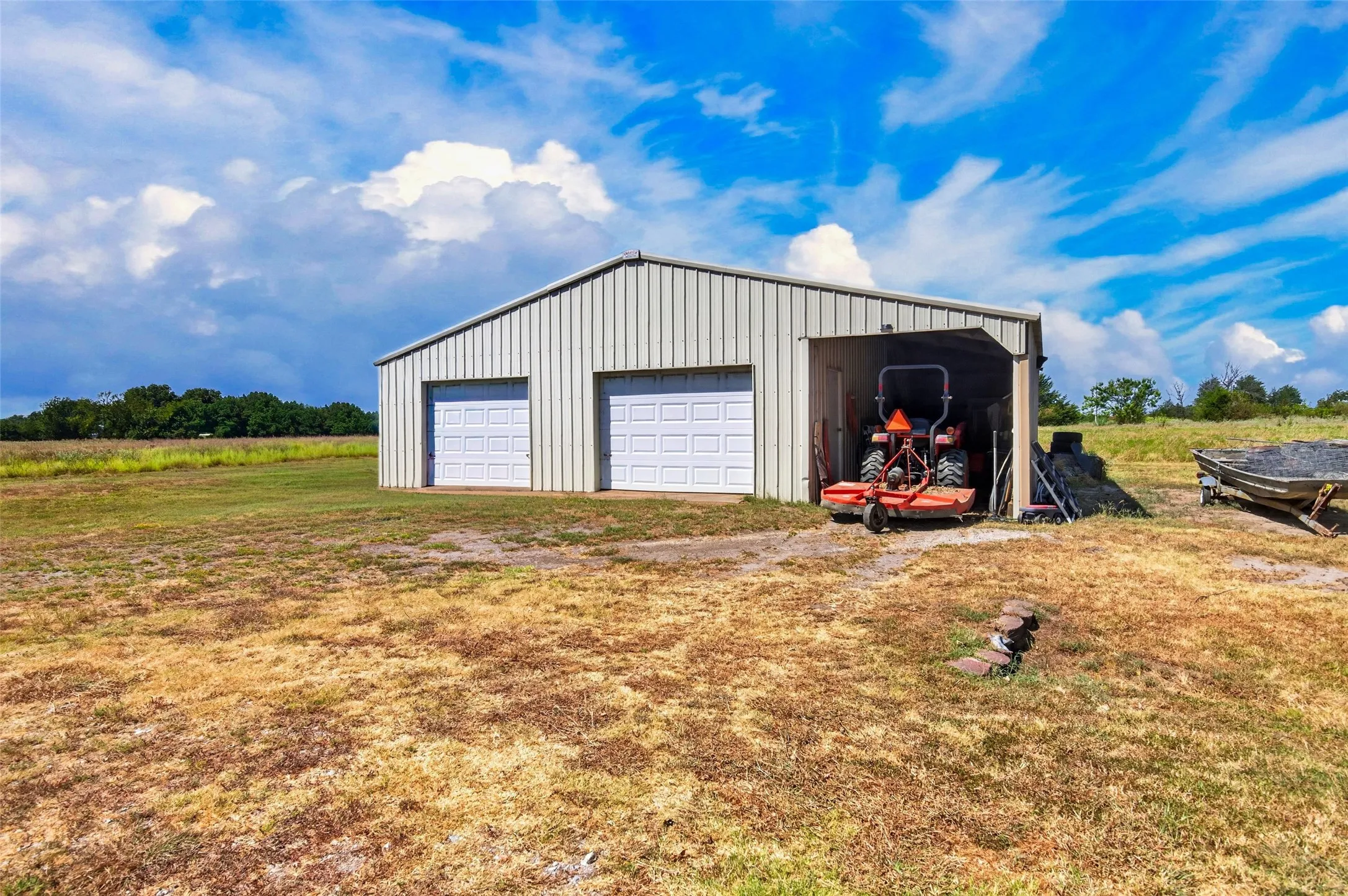 Single Family Residence For Sale in Hunt County , 424 Fm 1563, Wolfe City, Texas 75496, 3 Bedroom, 3 Bathroom, 2 Garage spaces, 2,844 Sqft, built in 1987, mls#21372862, Real Estate Agent in Wolfe City, Homes For Sale in Hunt county, Homes For Sale in Wolfe City, Realtor in Wolfe City Texas, Real Estate Brokerage Independent Realty Texas, Luminita Cordes Realtor