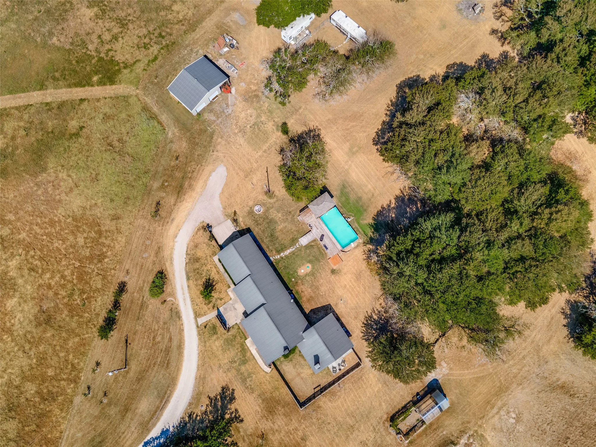 Single Family Residence For Sale in Hunt County , 424 Fm 1563, Wolfe City, Texas 75496, 3 Bedroom, 3 Bathroom, 2 Garage spaces, 2,844 Sqft, built in 1987, mls#21372862, Real Estate Agent in Wolfe City, Homes For Sale in Hunt county, Homes For Sale in Wolfe City, Realtor in Wolfe City Texas, Real Estate Brokerage Independent Realty Texas, Luminita Cordes Realtor