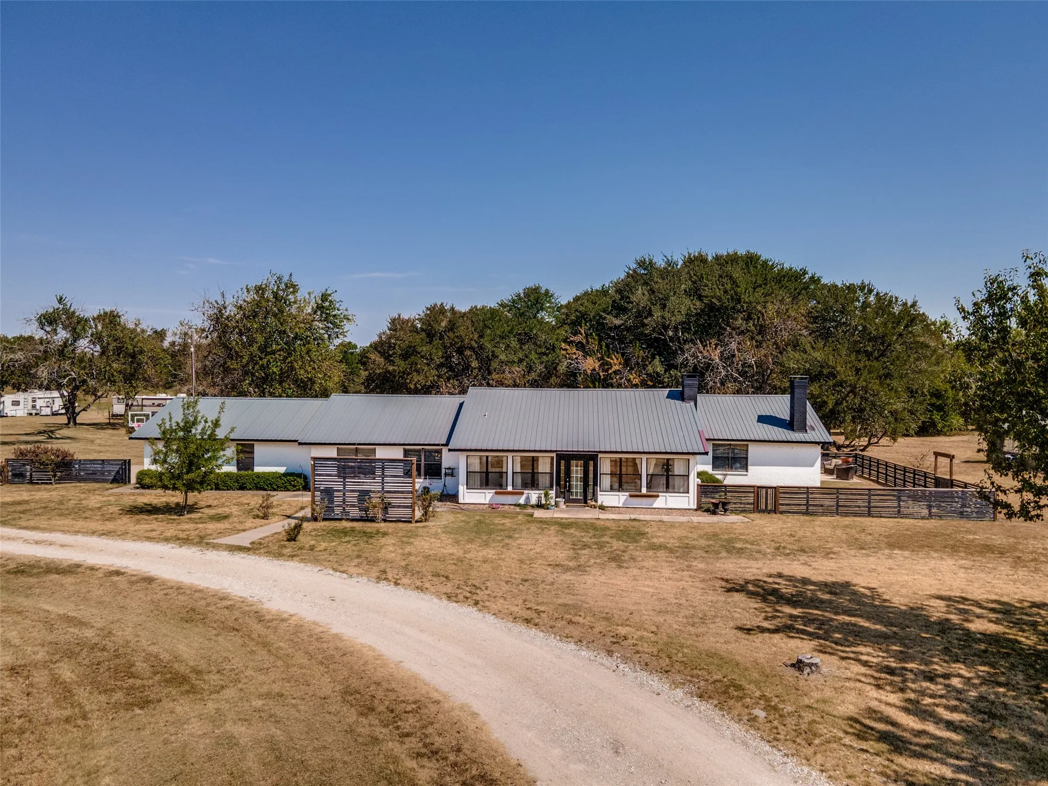 Single Family Residence For Sale in Hunt County , 424 Fm 1563, Wolfe City, Texas 75496, 3 Bedroom, 3 Bathroom, 2 Garage spaces, 2,844 Sqft, built in 1987, mls#21372862, Real Estate Agent in Wolfe City, Homes For Sale in Hunt county, Homes For Sale in Wolfe City, Realtor in Wolfe City Texas, Real Estate Brokerage Independent Realty Texas, Luminita Cordes Realtor