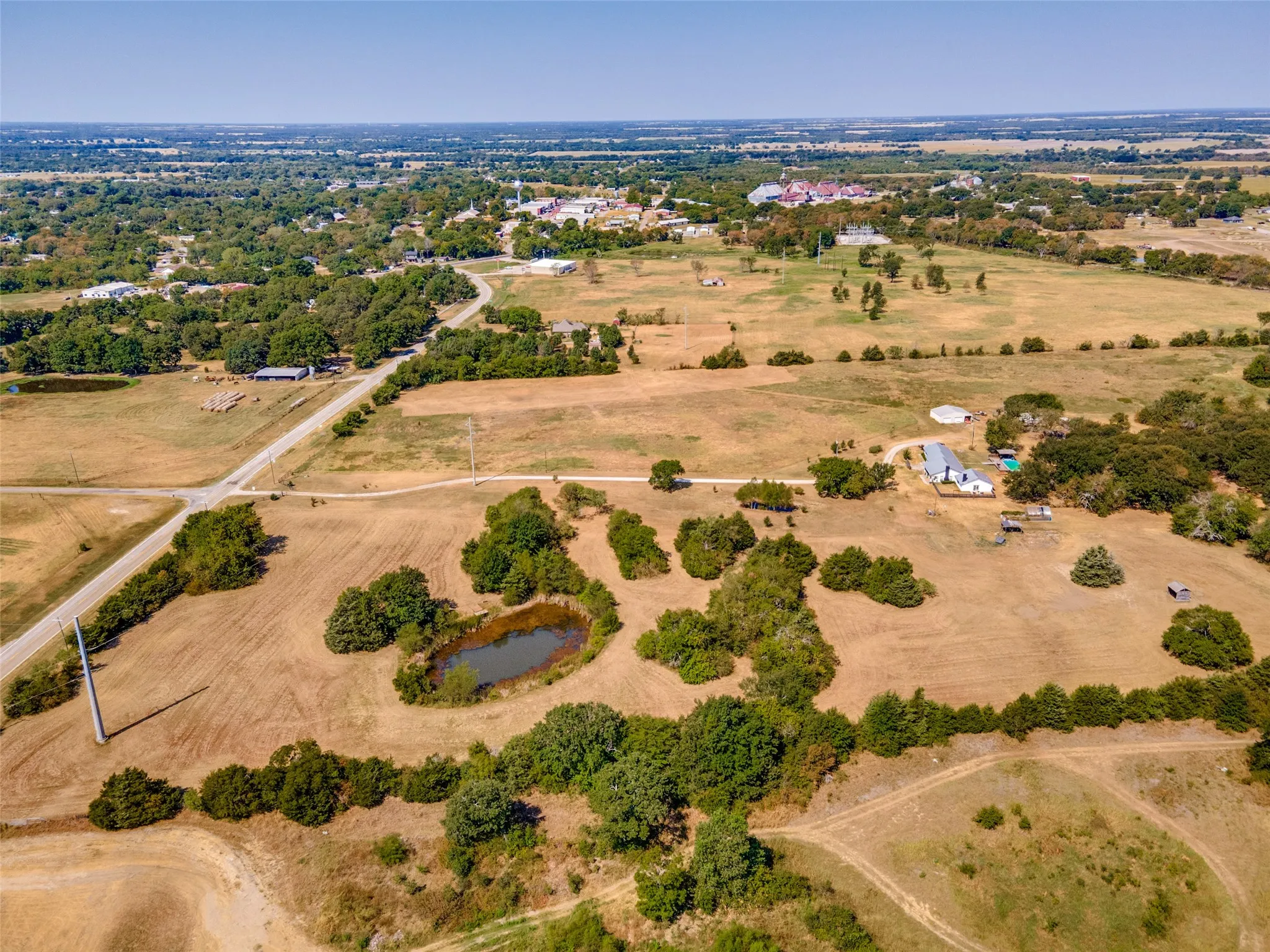 Single Family Residence For Sale in Hunt County , 424 Fm 1563, Wolfe City, Texas 75496, 3 Bedroom, 3 Bathroom, 2 Garage spaces, 2,844 Sqft, built in 1987, mls#21372862, Real Estate Agent in Wolfe City, Homes For Sale in Hunt county, Homes For Sale in Wolfe City, Realtor in Wolfe City Texas, Real Estate Brokerage Independent Realty Texas, Luminita Cordes Realtor