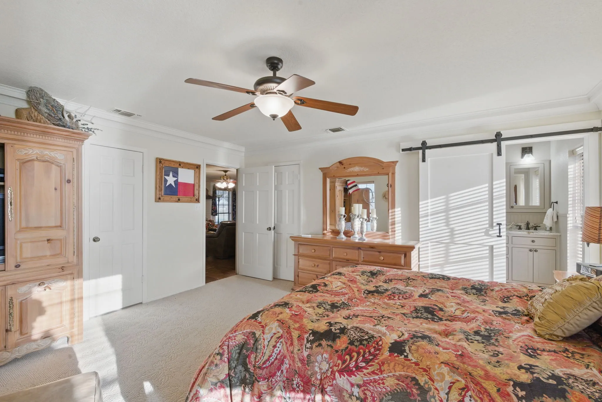 Single Family Residence For Sale in Parker County , 401 Hubbard Lane, Lipan, Texas 76462, 3 Bedroom, 4 Bathroom, 2 Garage spaces, 2,418 Sqft, built in 1979, mls#21372719, Real Estate Agent in Lipan, Homes For Sale in Parker county, Homes For Sale in Lipan, Realtor in Lipan Texas, Real Estate Brokerage Independent Realty Texas, Luminita Cordes Realtor