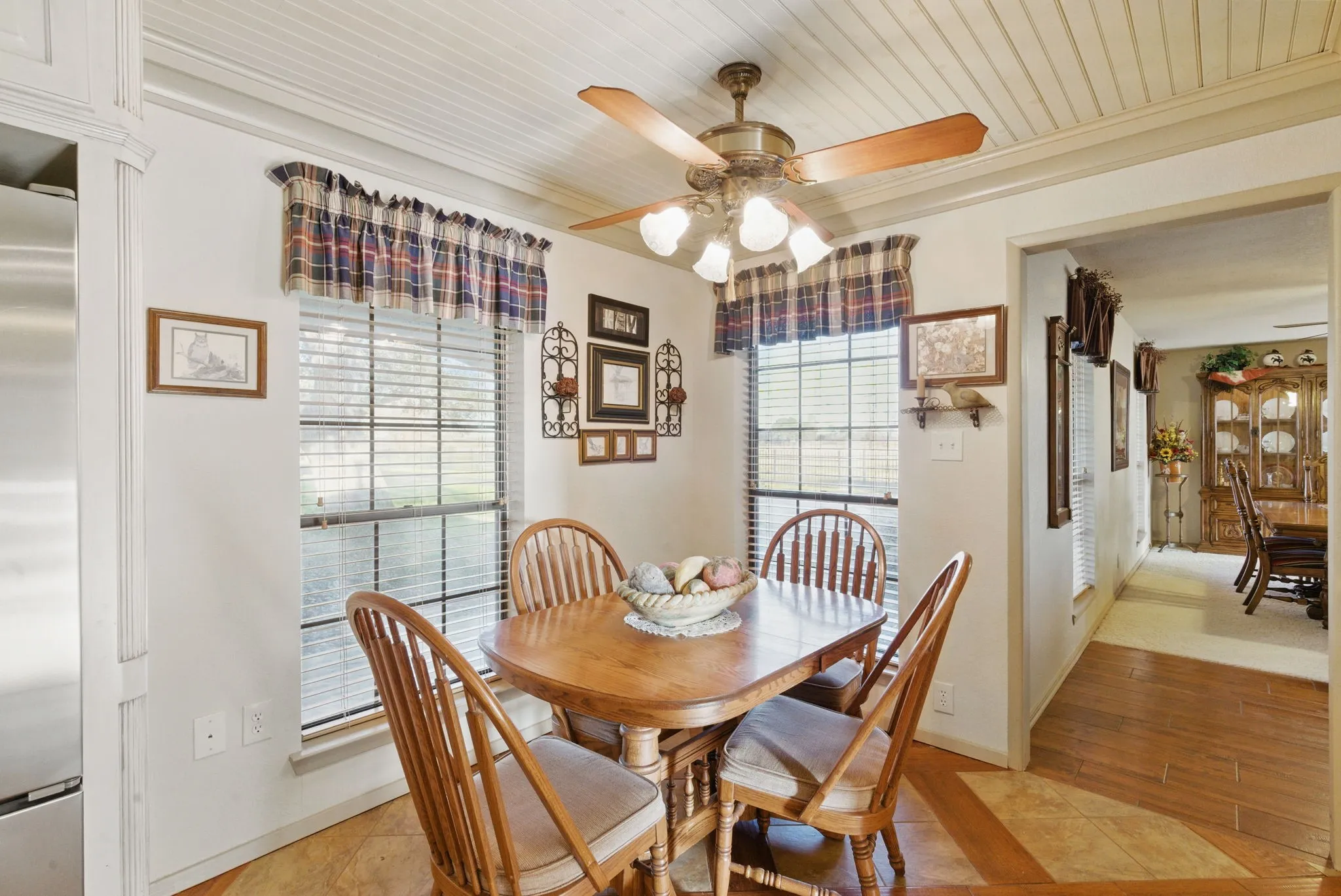 Single Family Residence For Sale in Parker County , 401 Hubbard Lane, Lipan, Texas 76462, 3 Bedroom, 4 Bathroom, 2 Garage spaces, 2,418 Sqft, built in 1979, mls#21372719, Real Estate Agent in Lipan, Homes For Sale in Parker county, Homes For Sale in Lipan, Realtor in Lipan Texas, Real Estate Brokerage Independent Realty Texas, Luminita Cordes Realtor