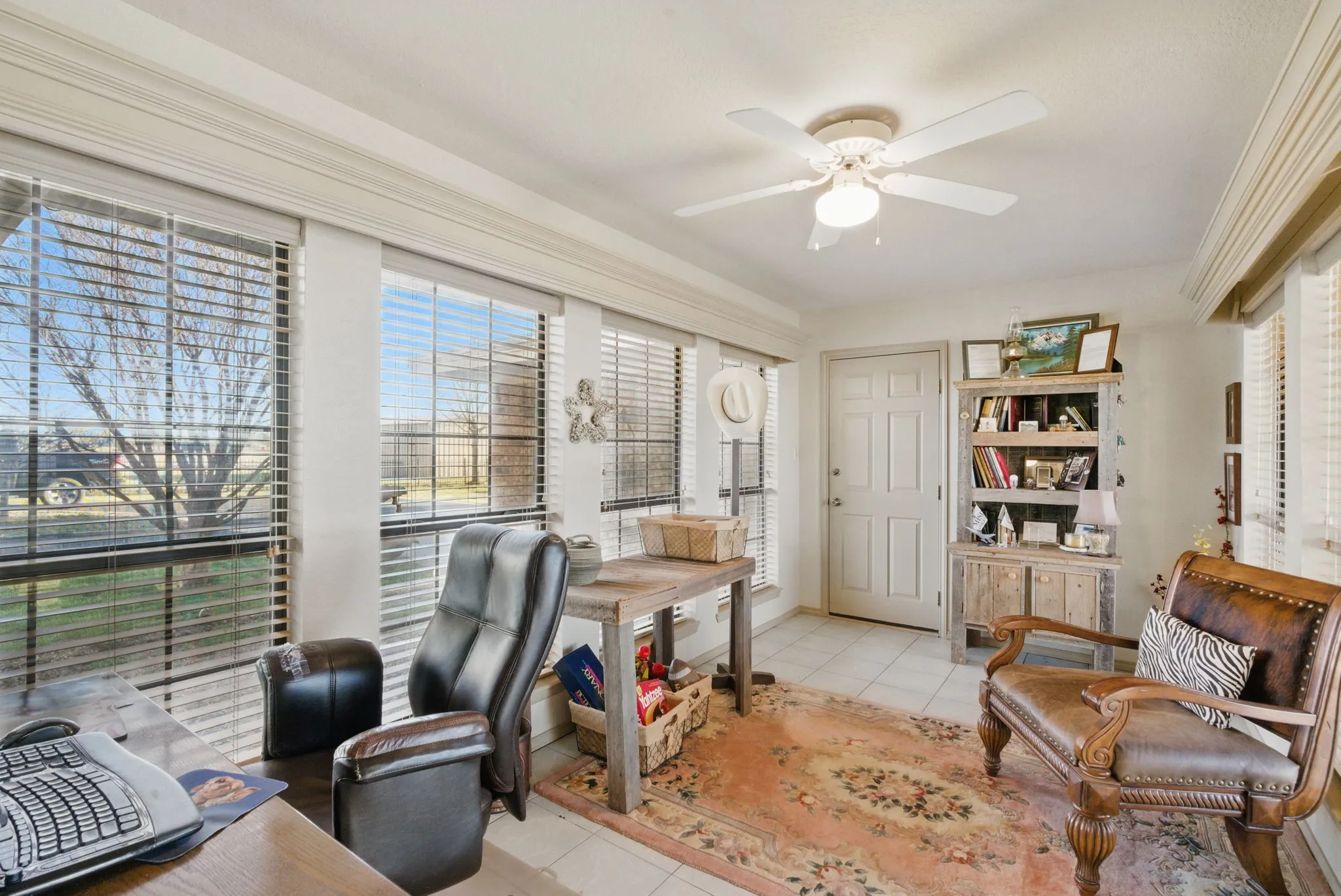 Single Family Residence For Sale in Parker County , 401 Hubbard Lane, Lipan, Texas 76462, 3 Bedroom, 4 Bathroom, 2 Garage spaces, 2,418 Sqft, built in 1979, mls#21372719, Real Estate Agent in Lipan, Homes For Sale in Parker county, Homes For Sale in Lipan, Realtor in Lipan Texas, Real Estate Brokerage Independent Realty Texas, Luminita Cordes Realtor