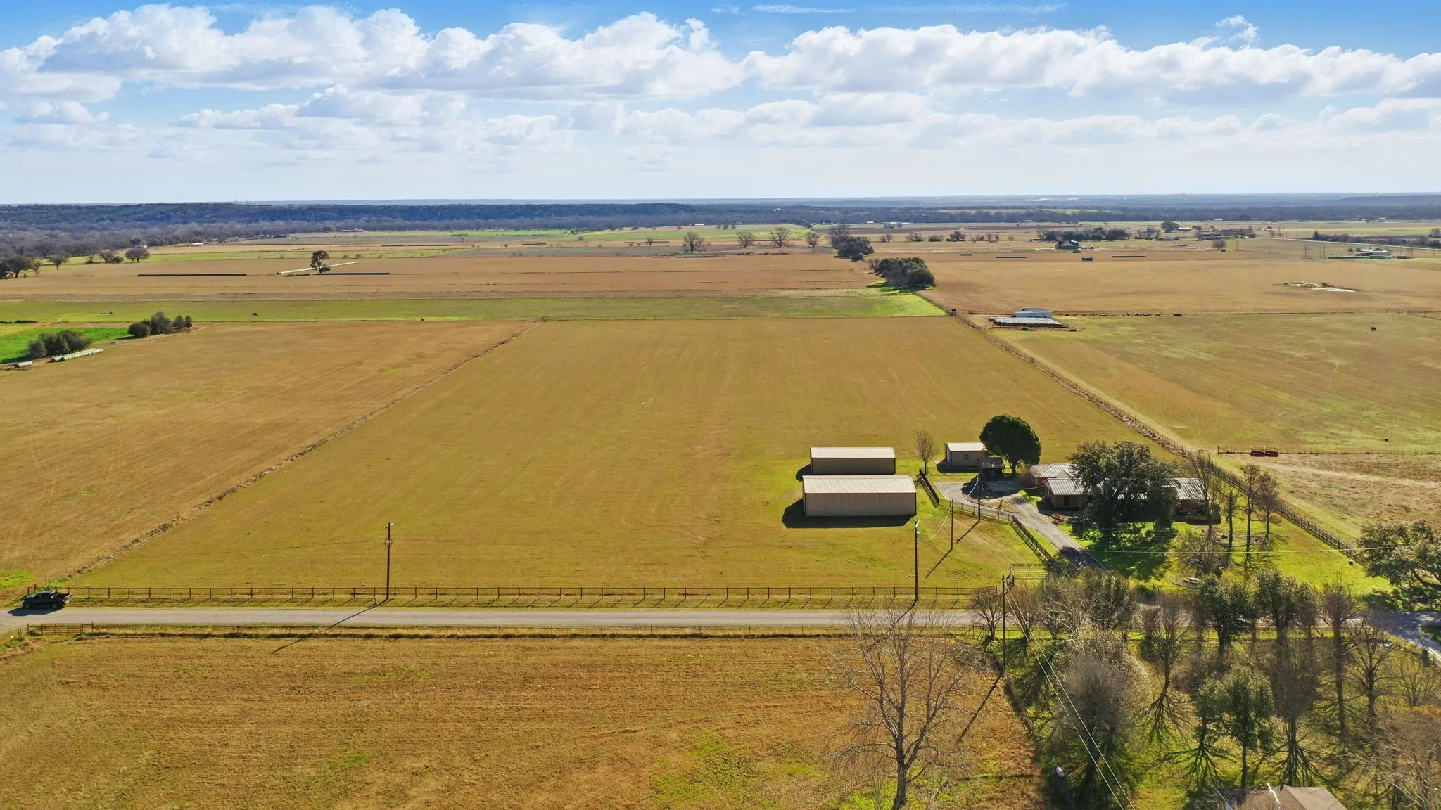 Single Family Residence For Sale in Parker County , 401 Hubbard Lane, Lipan, Texas 76462, 3 Bedroom, 4 Bathroom, 2 Garage spaces, 2,418 Sqft, built in 1979, mls#21372719, Real Estate Agent in Lipan, Homes For Sale in Parker county, Homes For Sale in Lipan, Realtor in Lipan Texas, Real Estate Brokerage Independent Realty Texas, Luminita Cordes Realtor