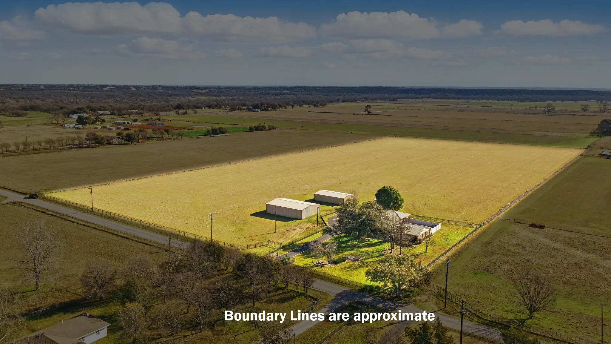 Single Family Residence For Sale in Parker County , 401 Hubbard Lane, Lipan, Texas 76462, 3 Bedroom, 4 Bathroom, 2 Garage spaces, 2,418 Sqft, built in 1979, mls#21372719, Real Estate Agent in Lipan, Homes For Sale in Parker county, Homes For Sale in Lipan, Realtor in Lipan Texas, Real Estate Brokerage Independent Realty Texas, Luminita Cordes Realtor