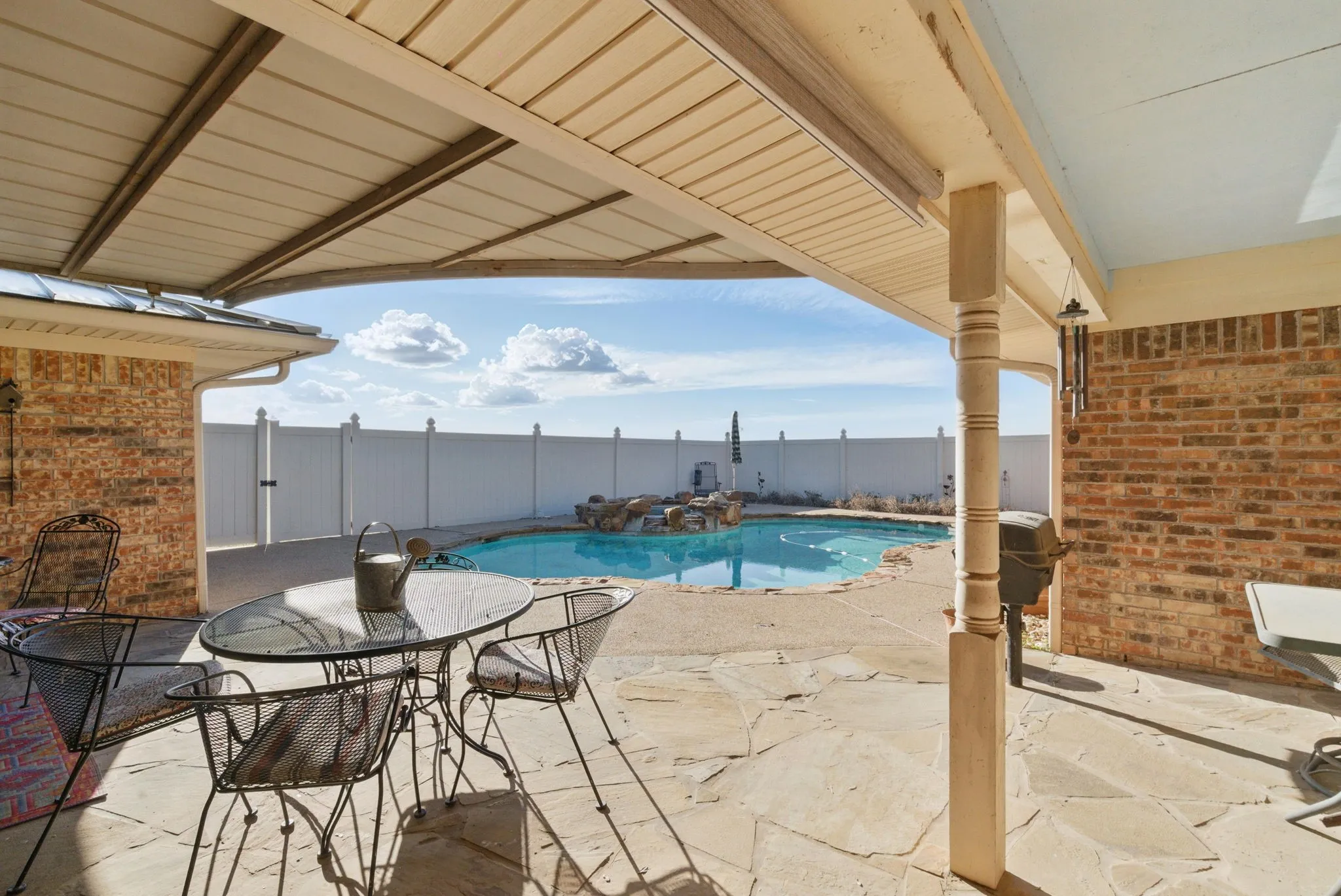 Single Family Residence For Sale in Parker County , 401 Hubbard Lane, Lipan, Texas 76462, 3 Bedroom, 4 Bathroom, 2 Garage spaces, 2,418 Sqft, built in 1979, mls#21372719, Real Estate Agent in Lipan, Homes For Sale in Parker county, Homes For Sale in Lipan, Realtor in Lipan Texas, Real Estate Brokerage Independent Realty Texas, Luminita Cordes Realtor
