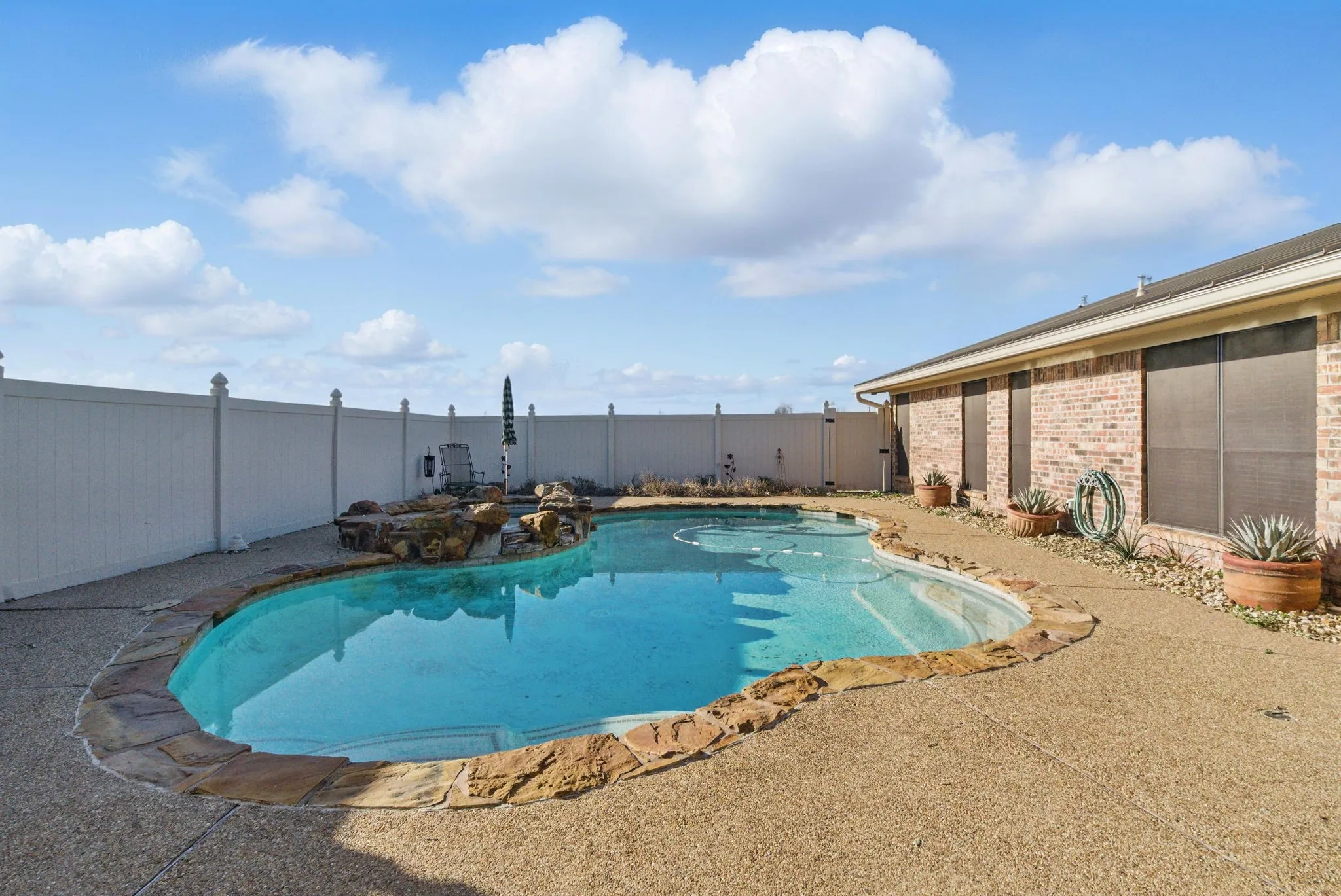 Single Family Residence For Sale in Parker County , 401 Hubbard Lane, Lipan, Texas 76462, 3 Bedroom, 4 Bathroom, 2 Garage spaces, 2,418 Sqft, built in 1979, mls#21372719, Real Estate Agent in Lipan, Homes For Sale in Parker county, Homes For Sale in Lipan, Realtor in Lipan Texas, Real Estate Brokerage Independent Realty Texas, Luminita Cordes Realtor