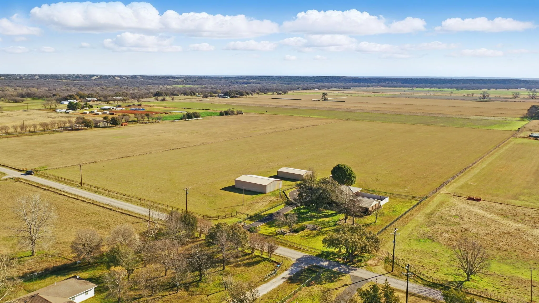 Single Family Residence For Sale in Parker County , 401 Hubbard Lane, Lipan, Texas 76462, 3 Bedroom, 4 Bathroom, 2 Garage spaces, 2,418 Sqft, built in 1979, mls#21372719, Real Estate Agent in Lipan, Homes For Sale in Parker county, Homes For Sale in Lipan, Realtor in Lipan Texas, Real Estate Brokerage Independent Realty Texas, Luminita Cordes Realtor
