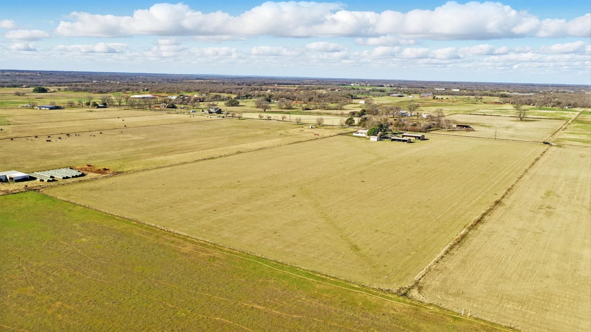 Single Family Residence For Sale in Parker County , 401 Hubbard Lane, Lipan, Texas 76462, 3 Bedroom, 4 Bathroom, 2 Garage spaces, 2,418 Sqft, built in 1979, mls#21372719, Real Estate Agent in Lipan, Homes For Sale in Parker county, Homes For Sale in Lipan, Realtor in Lipan Texas, Real Estate Brokerage Independent Realty Texas, Luminita Cordes Realtor